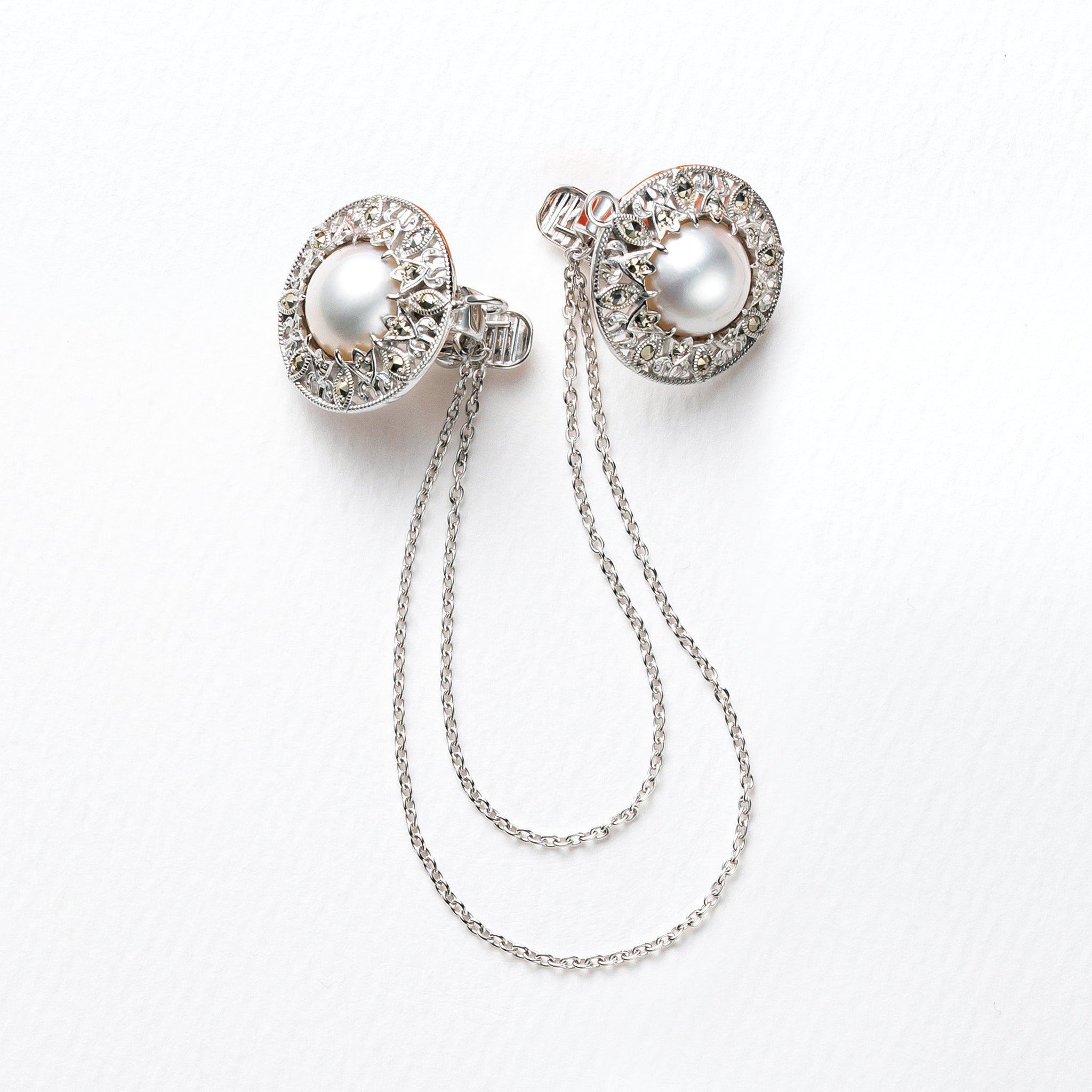 パール シルバーカーディガンクリップ(マベ真珠/11mm)《25N03003》