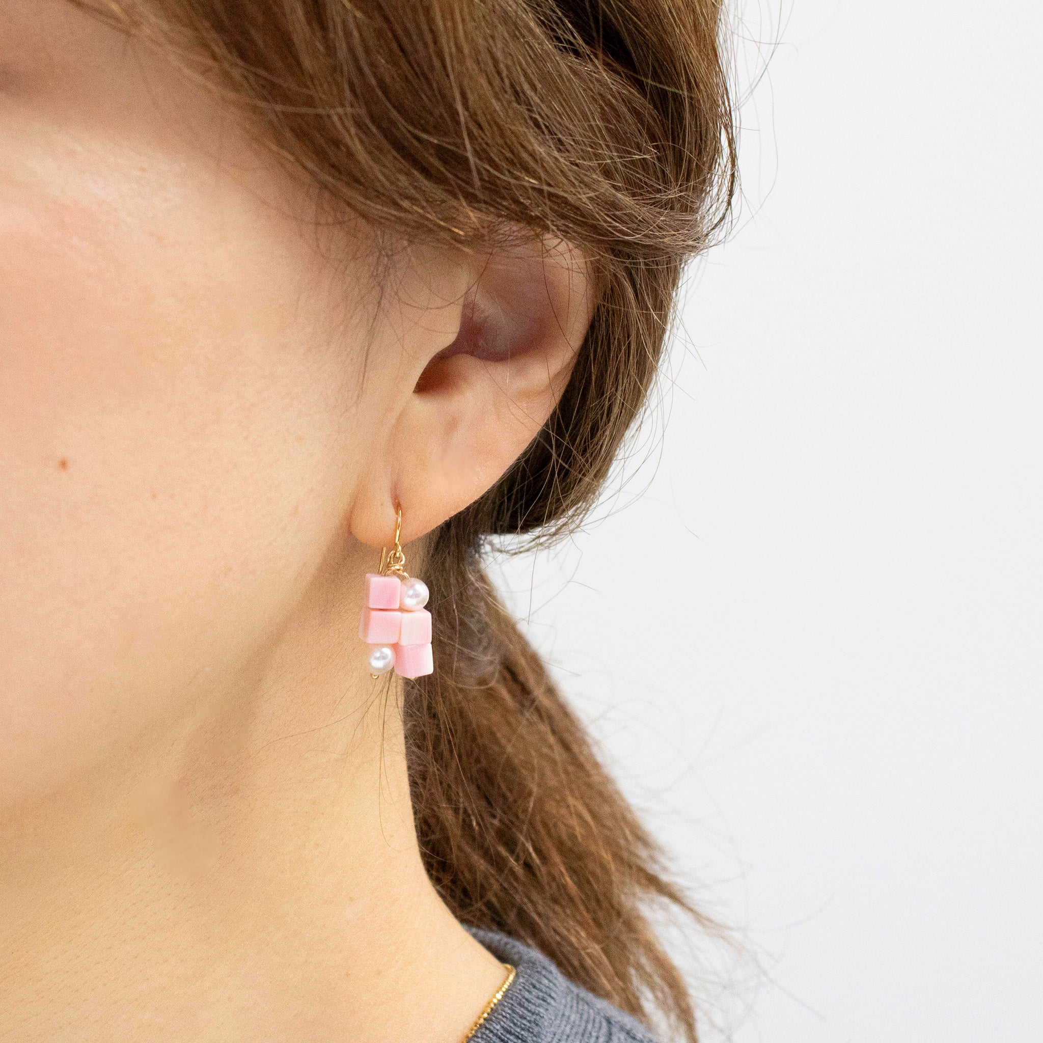 【限定1点】コンクシェル/パール K18ピアス(アコヤ真珠/4mm)《25T10121》