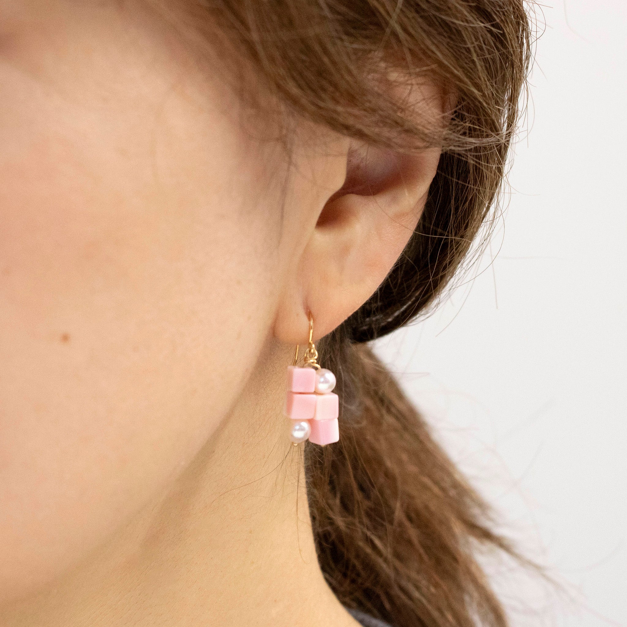 【限定1点】コンクシェル/パール K18ピアス(アコヤ真珠/4mm)《25T10121》