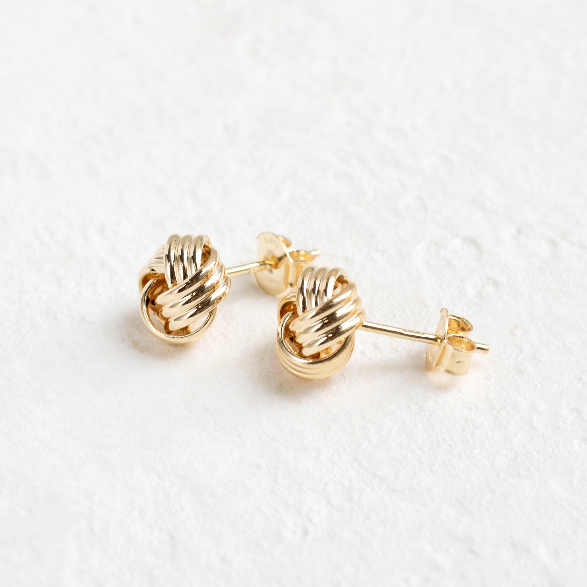 K18ピアス(イタリア製)《25T10217》