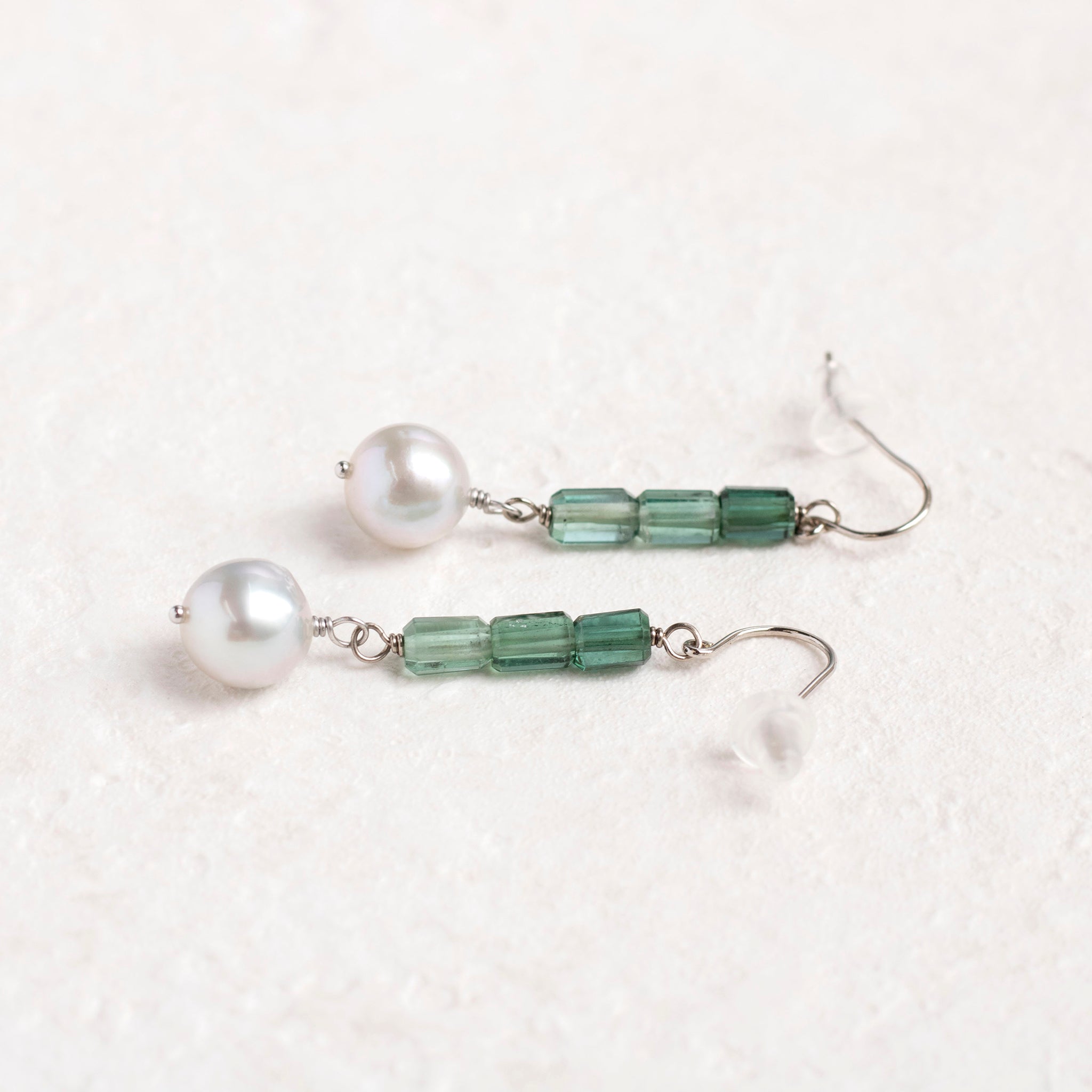 【限定数6】グリーントルマリン/パール K14ピアス(アコヤ真珠/7.5mm)《25T10244》
