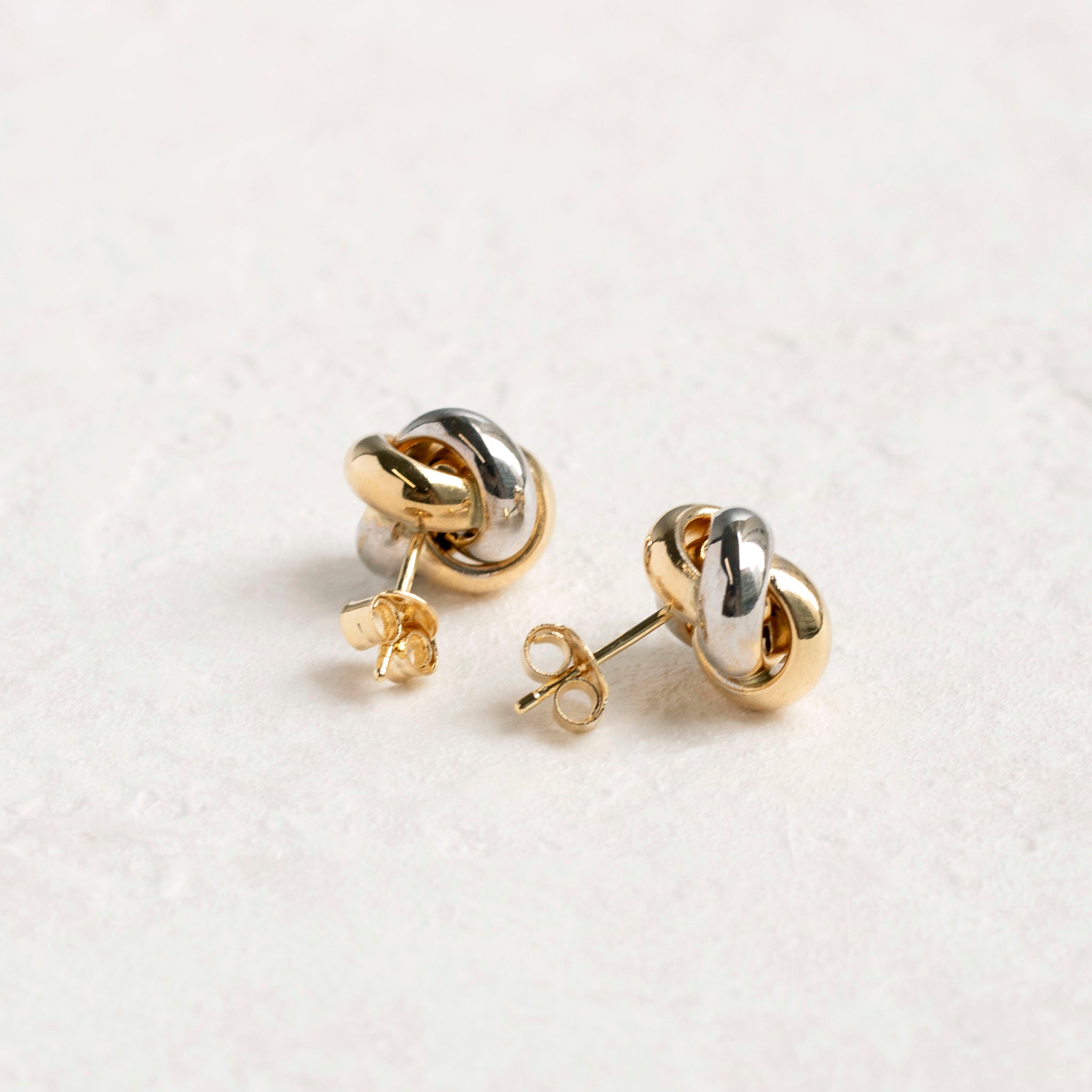 K18ピアス(イタリア製)《25T10257》
