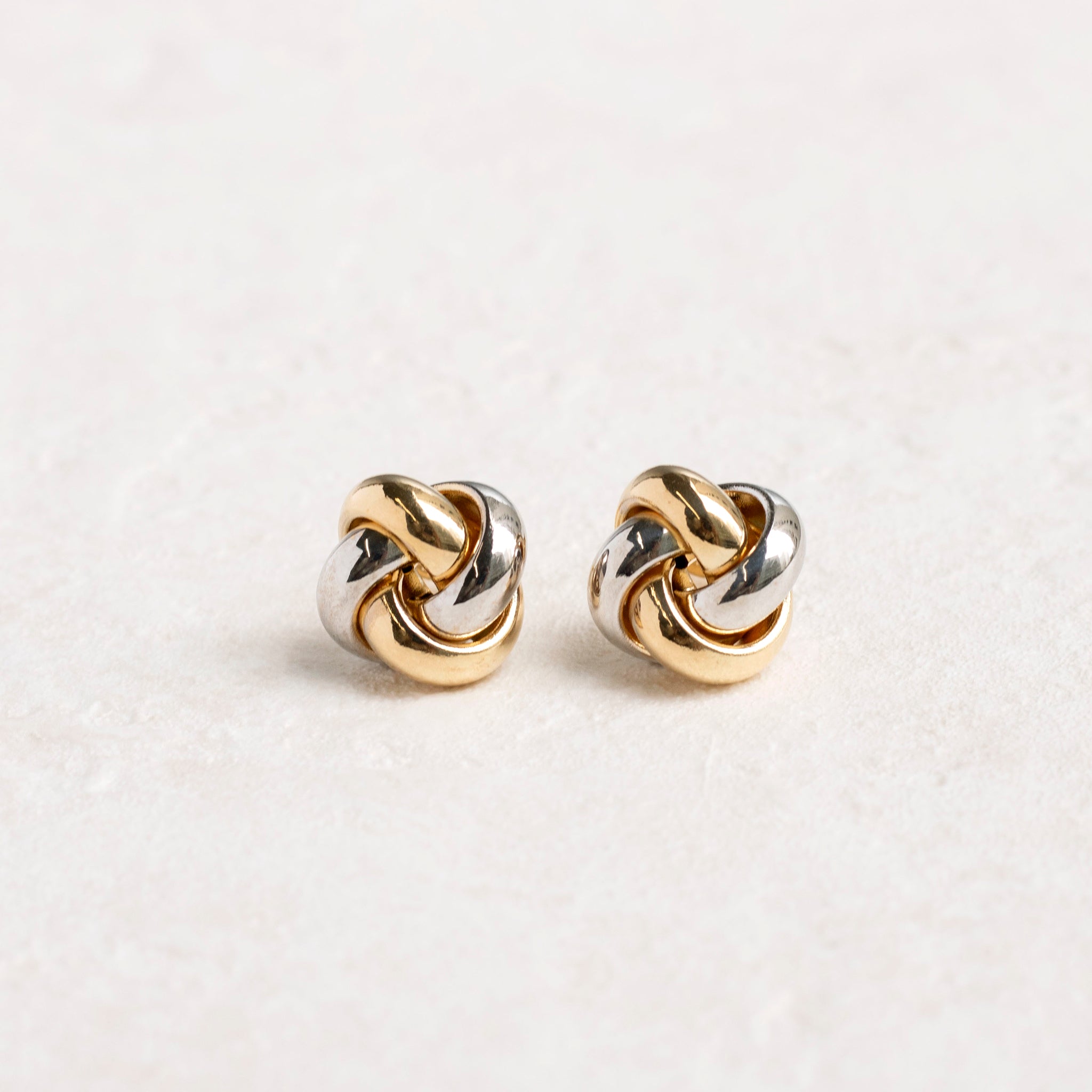 K18ピアス(イタリア製)《25T10257》