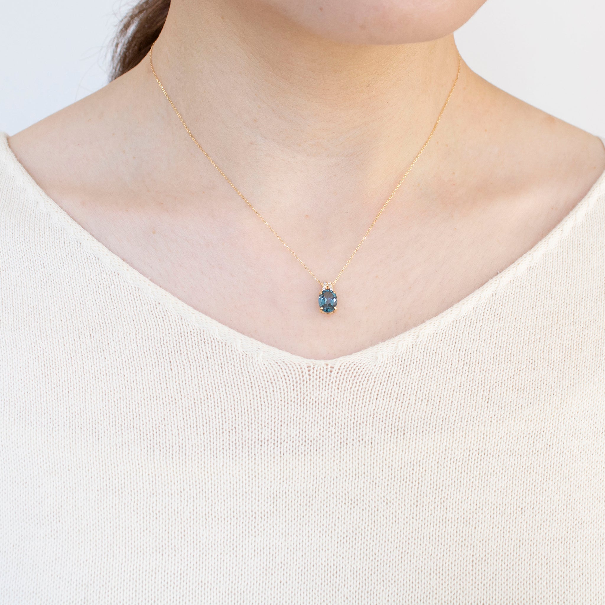 ブルートパーズ/ダイヤモンド K18ネックレス(11月誕生石)《25T10262》