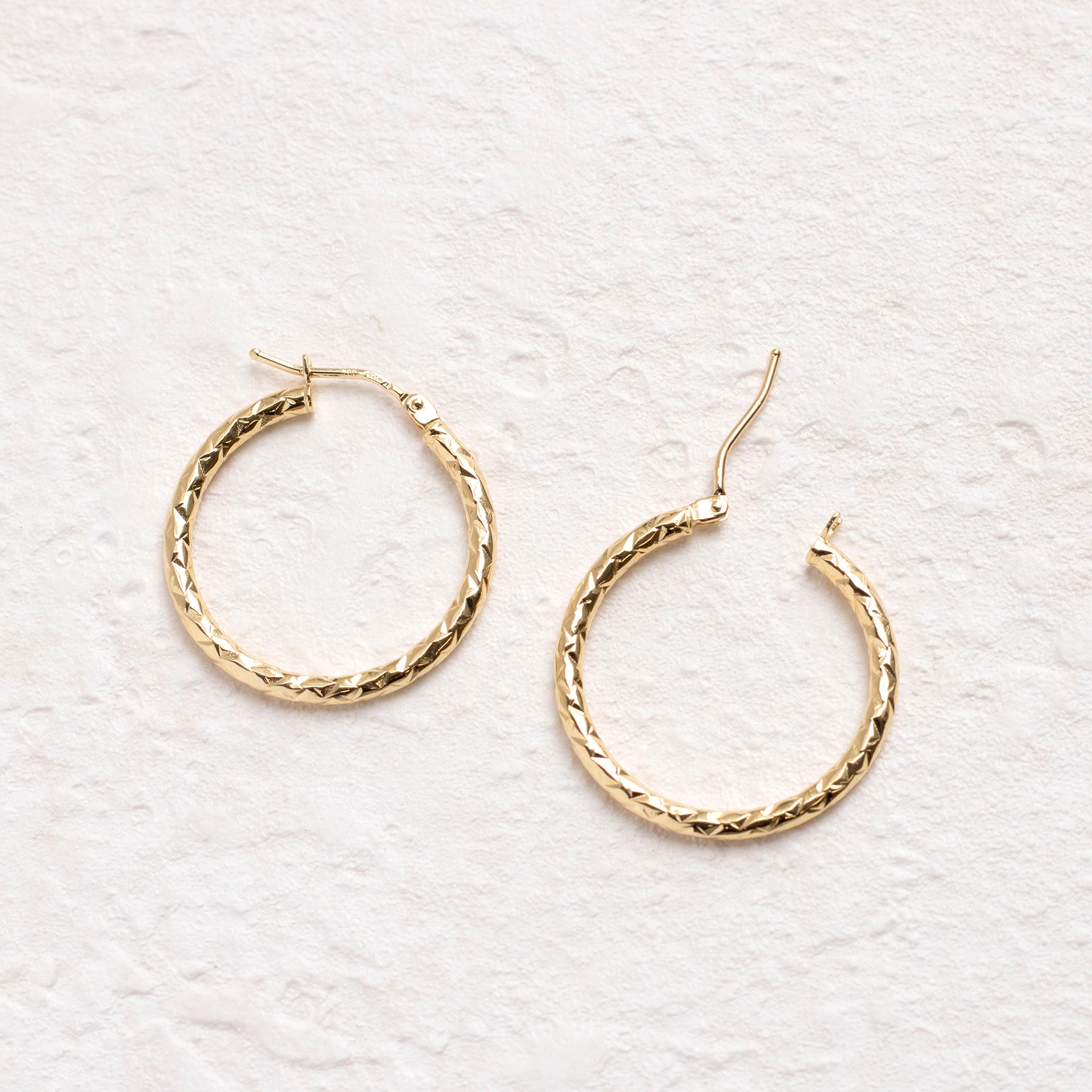 K18ピアス(フープ/イタリア製)《25T10272》