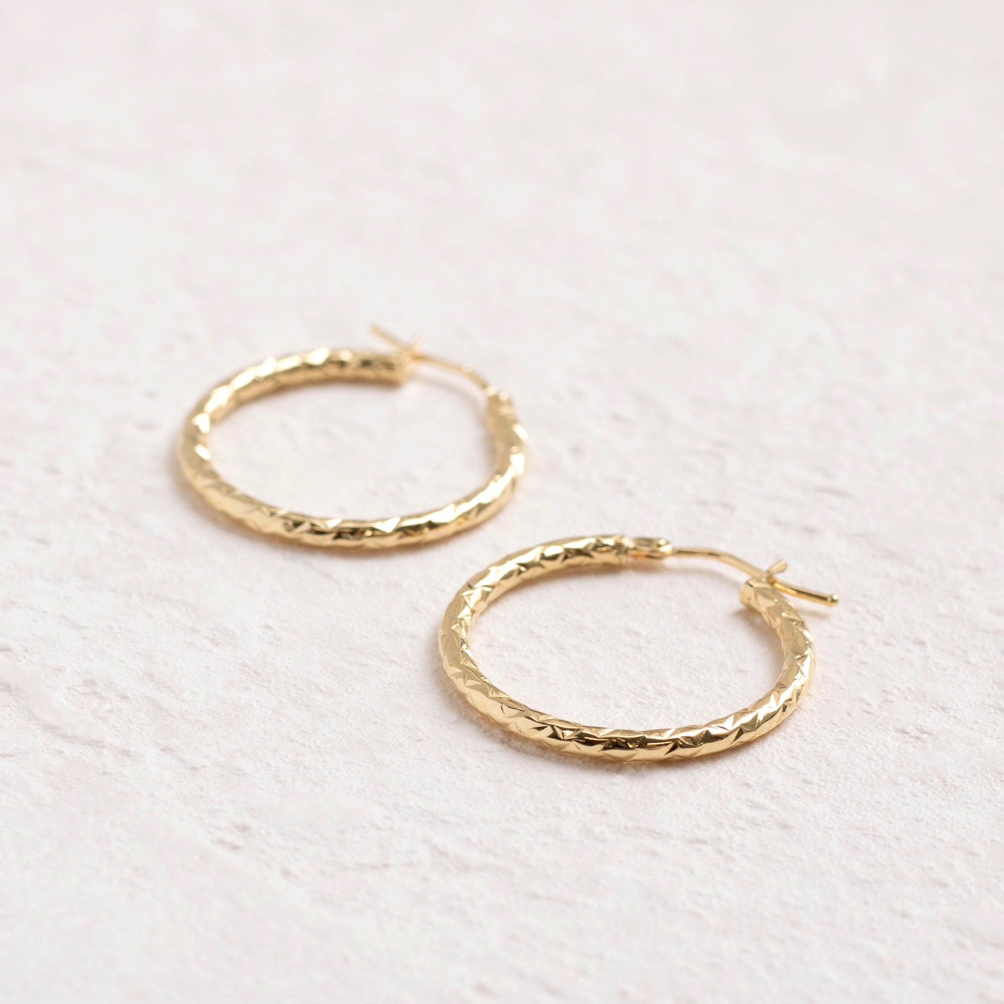 K18ピアス(フープ/イタリア製)《25T10272》