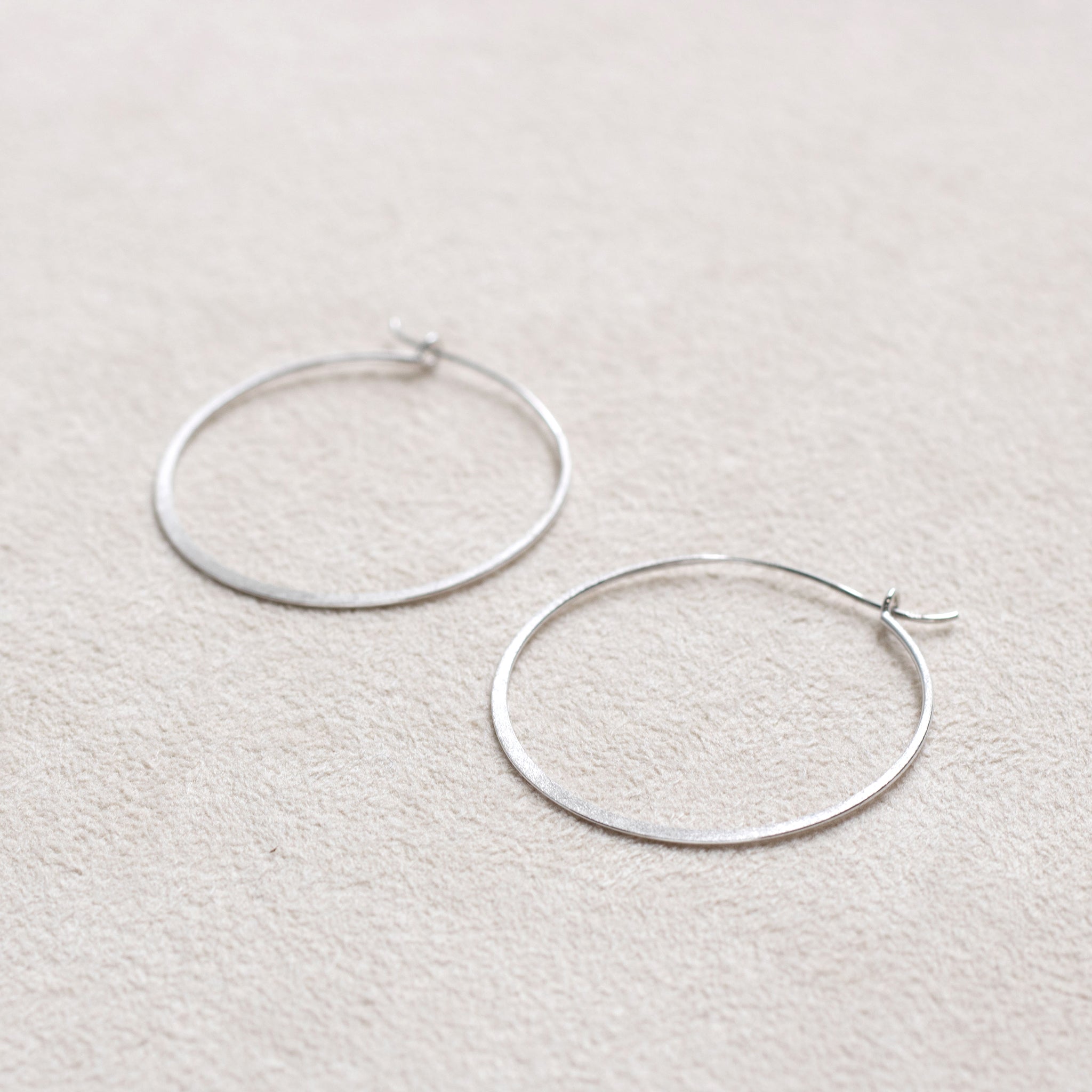 【限定1点】K10ピアス(フープ)《25T10289》