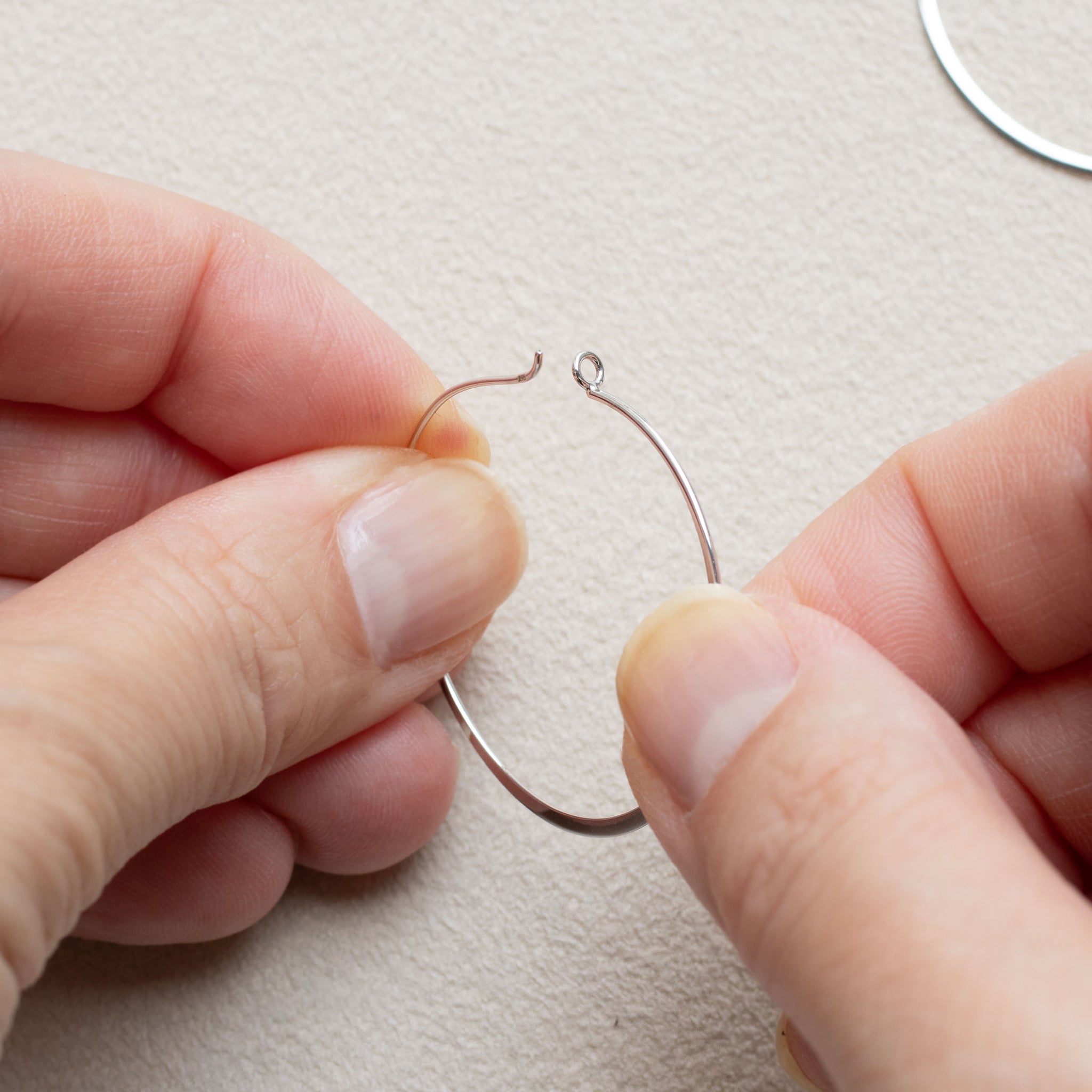 【限定1点】K10ピアス(フープ)《25T10289》