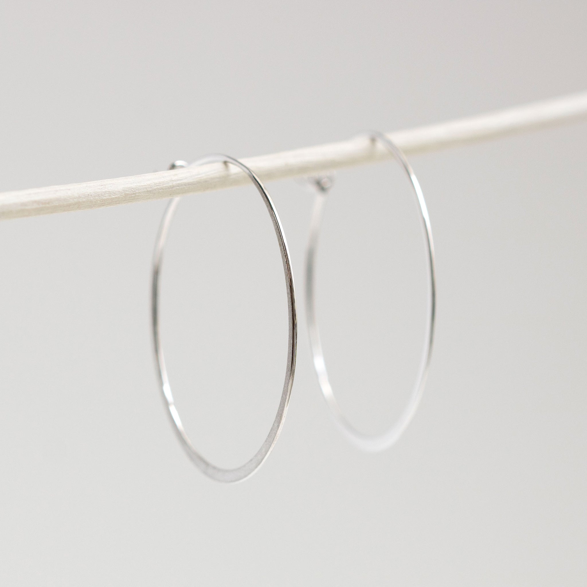 【限定1点】K10ピアス(フープ)《25T10289》