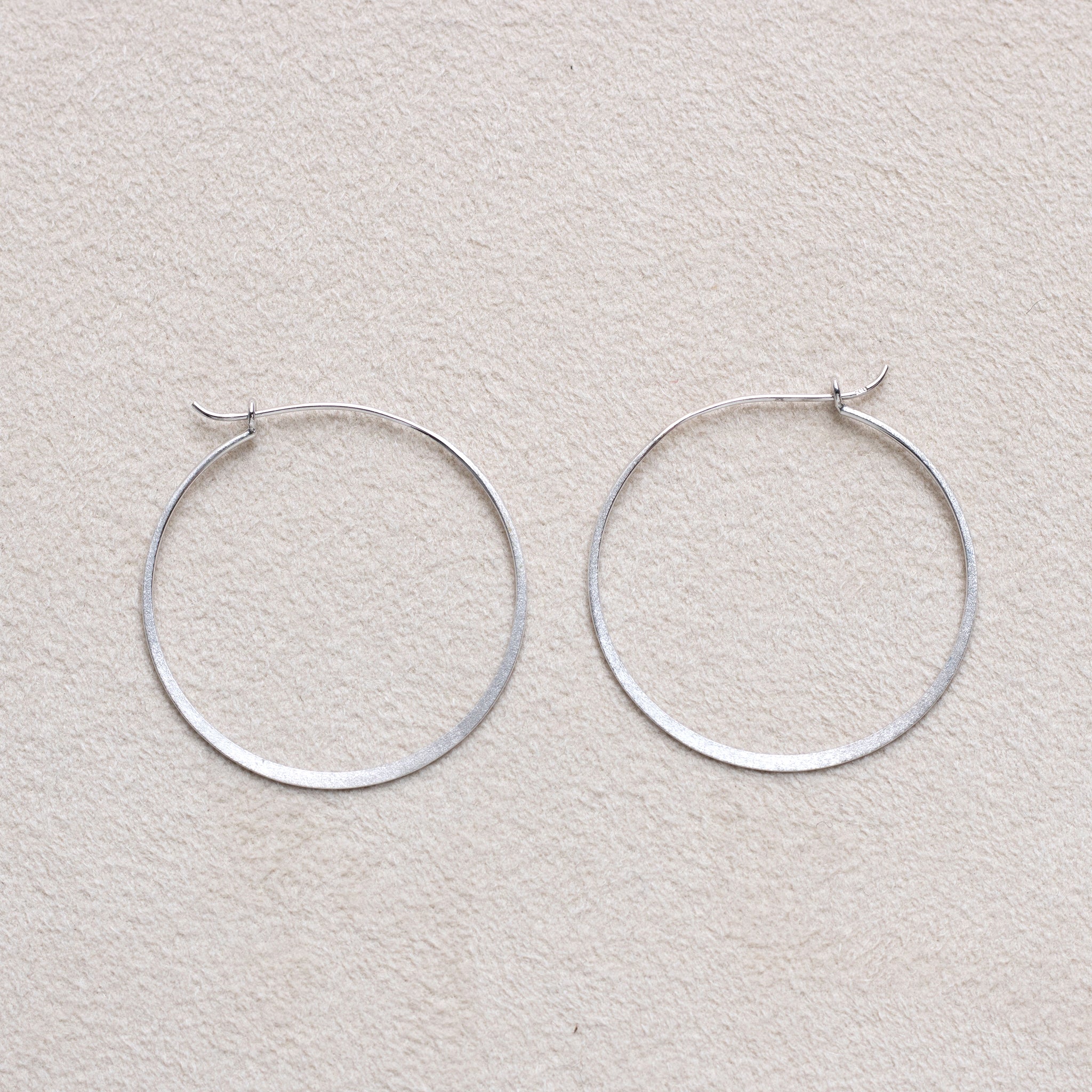 【限定1点】K10ピアス(フープ)《25T10289》