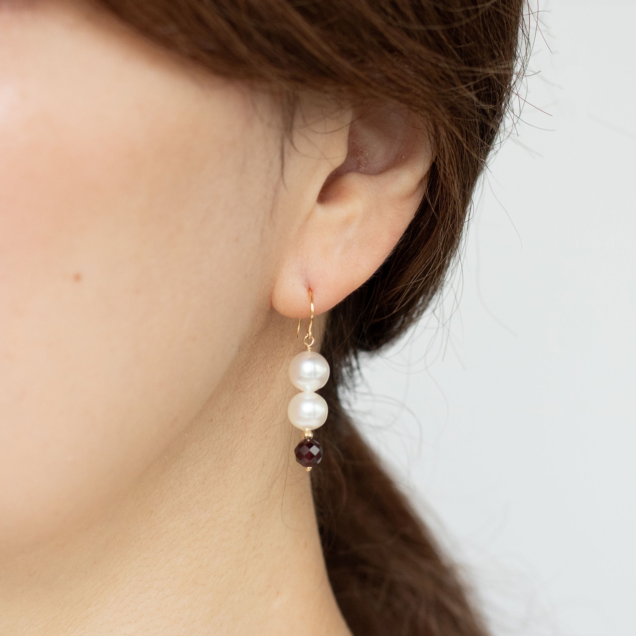 【限定20点】パール/ガーネット K18ピアス(淡水真珠)《25T10301》