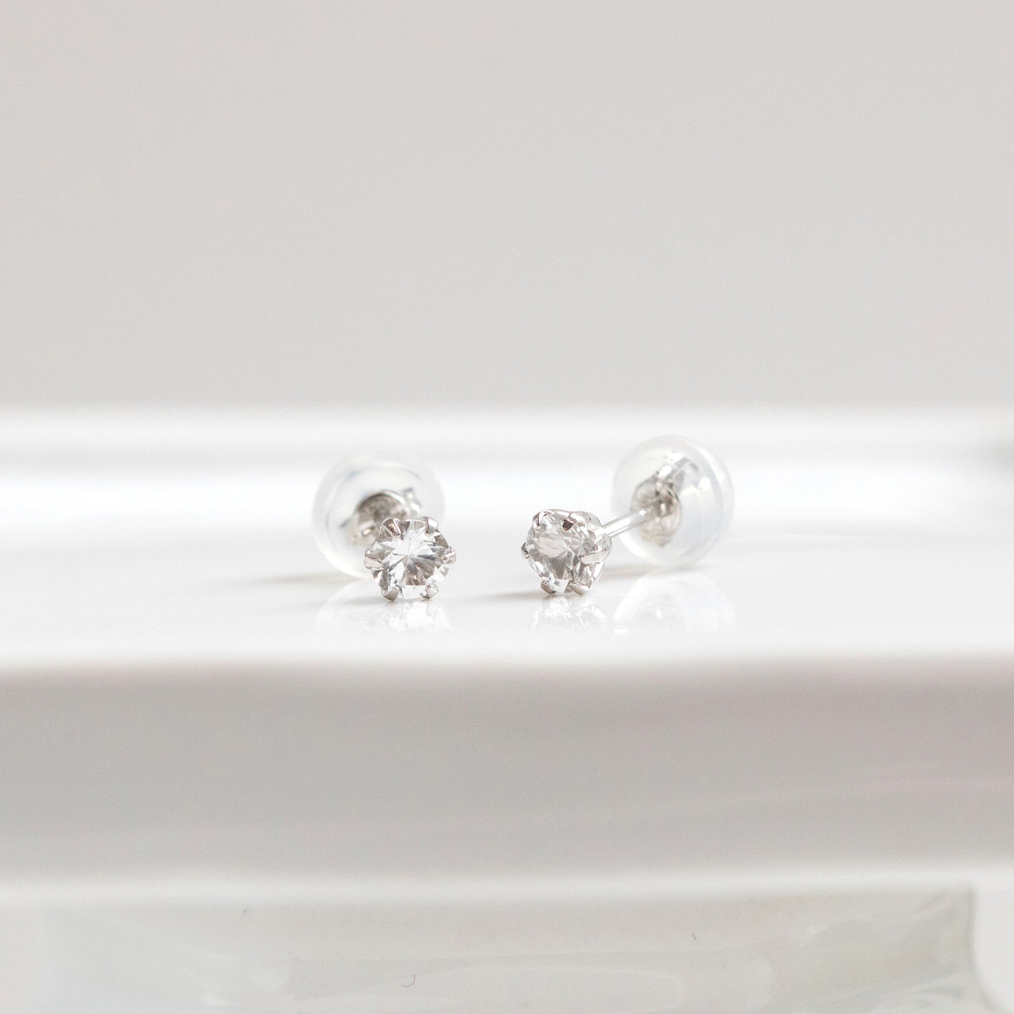 【限定1点】フェナカイト プラチナピアス《25T10316》