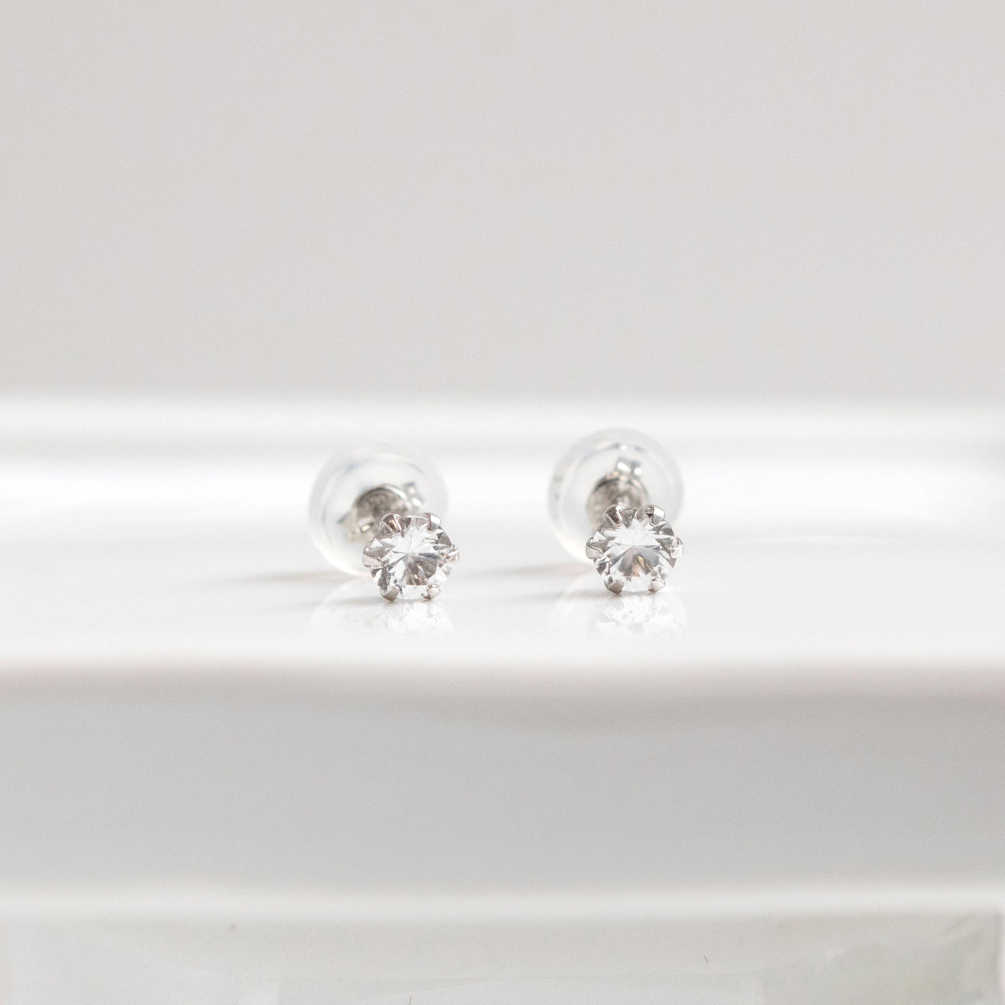 【限定1点】フェナカイト プラチナピアス《25T10316》