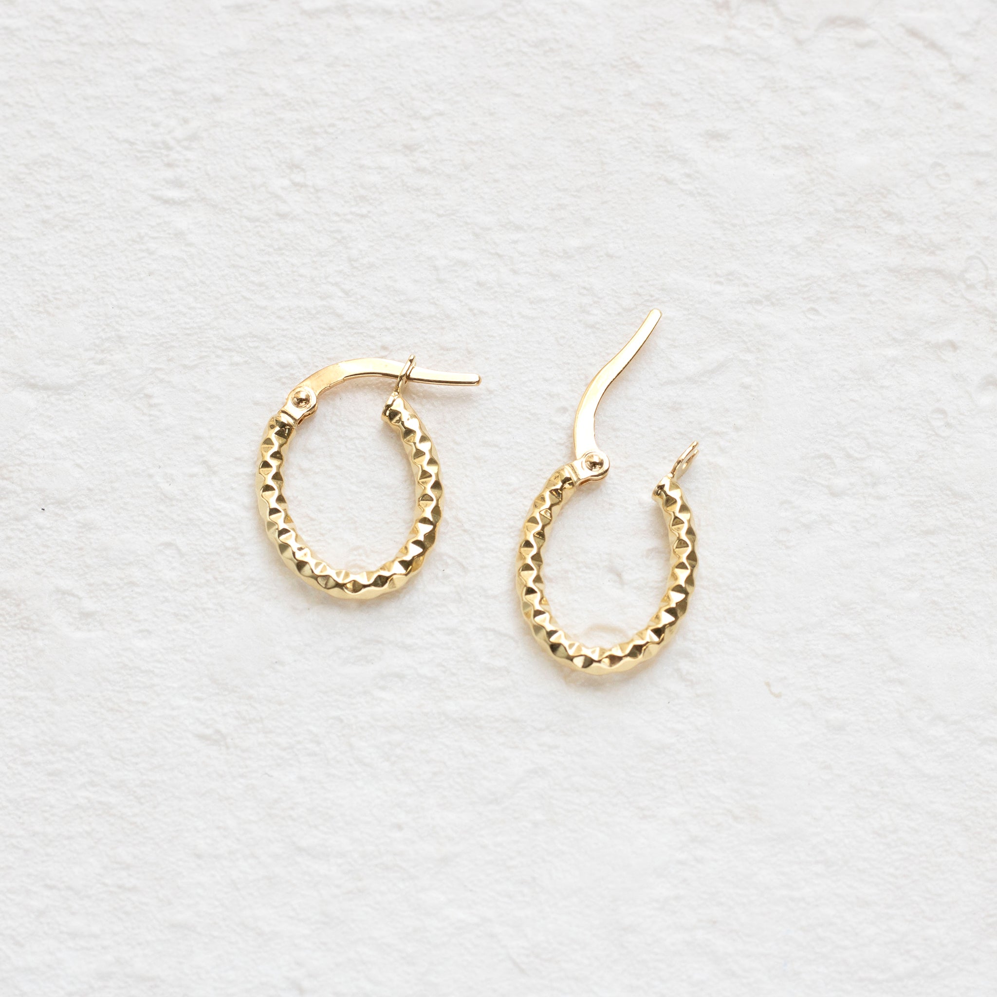 K18ピアス(フープ/イタリア製)《25T10318》