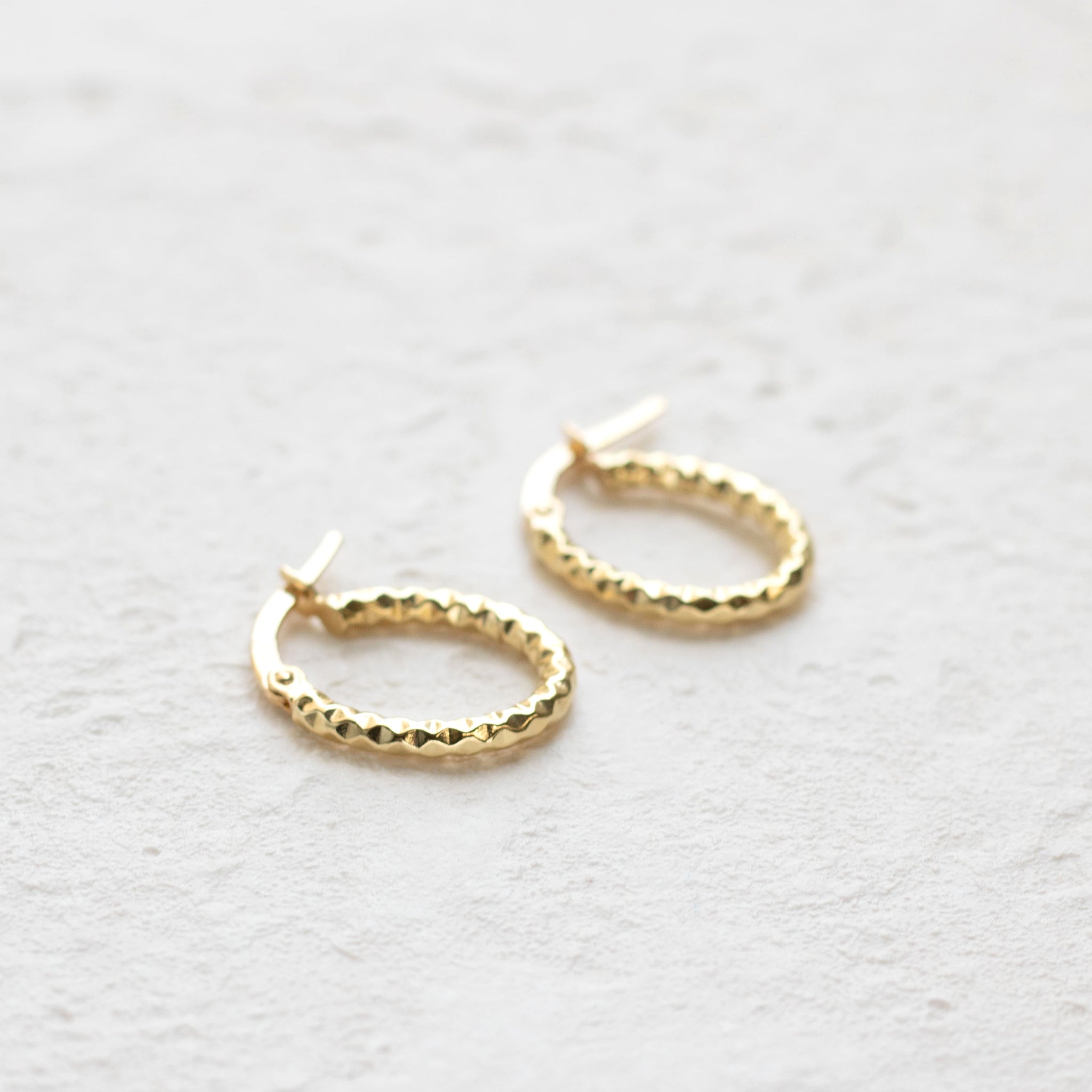 K18ピアス(フープ/イタリア製)《25T10318》