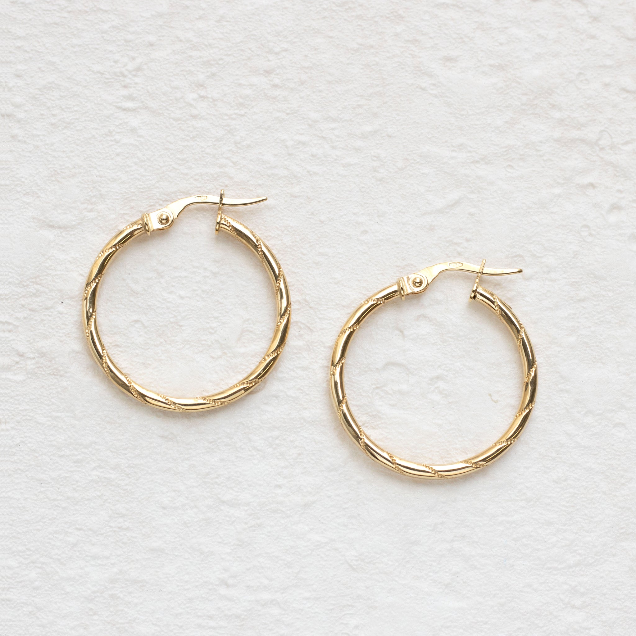 K18ピアス(フープ/イタリア製)《25T10319》