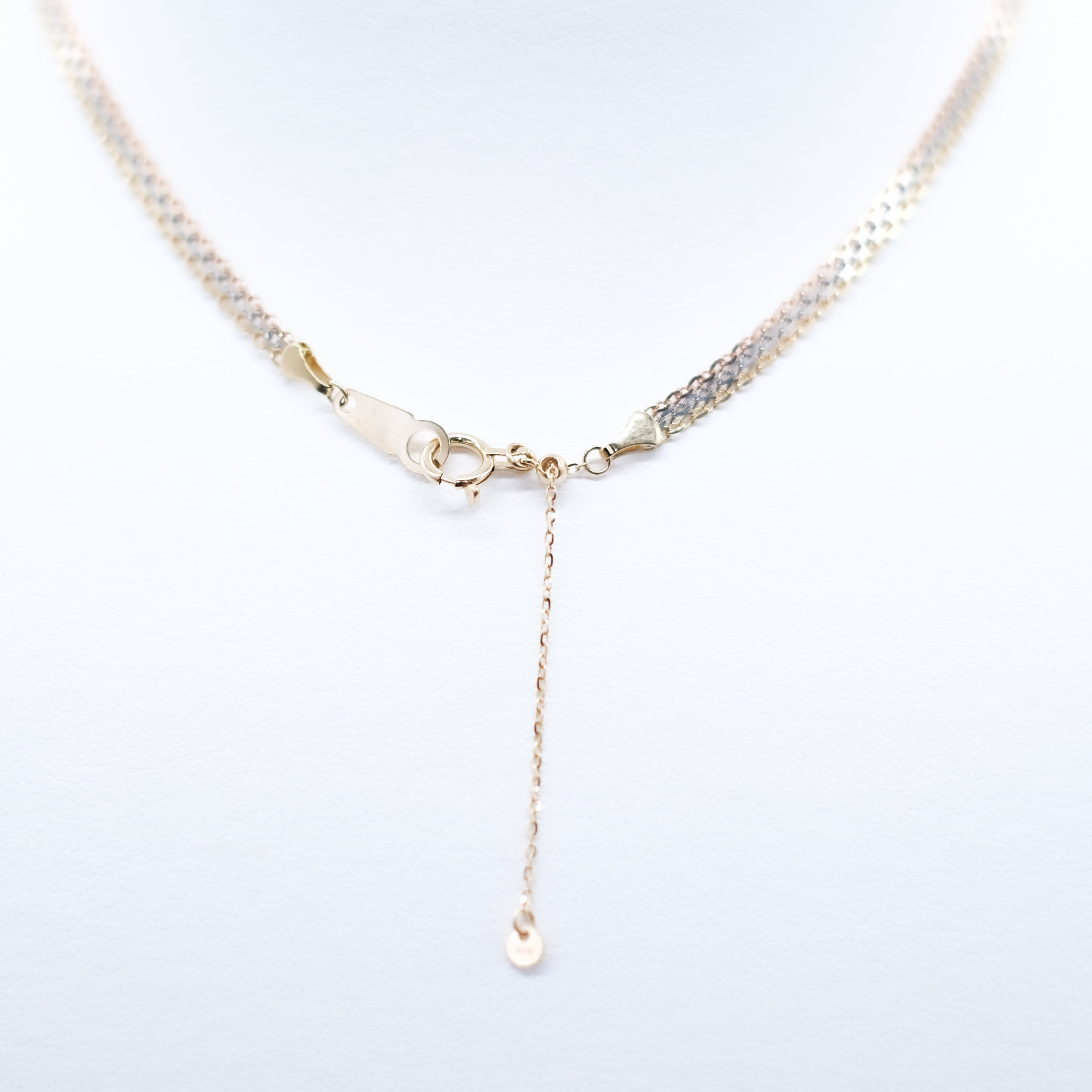 【限定3点】ダイヤモンド K18/プラチナネックレス(スリーカラー/フラワーモチーフ/4月誕生石/鑑別書付)《25V00201》