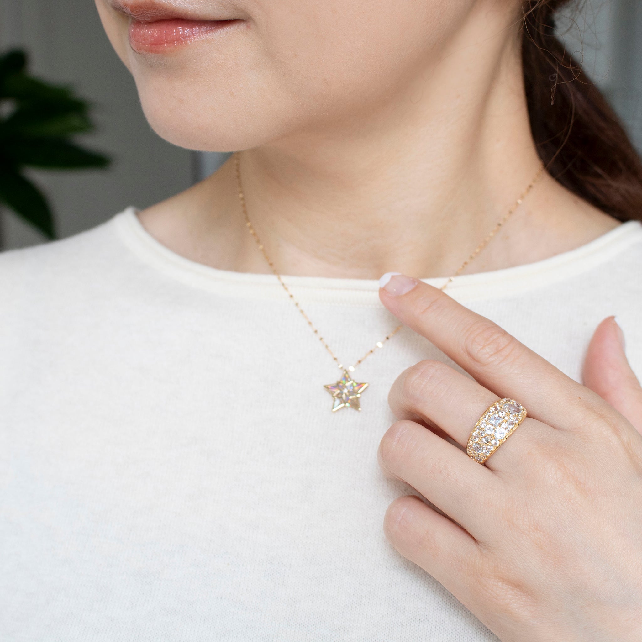 ホワイトサファイア K18リング(9月誕生石/鑑別書付)《25V00202》