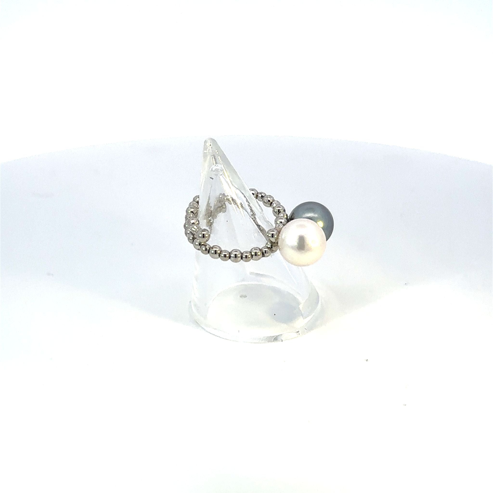 パール プラチナリング(黒蝶真珠/8mm/アコヤ真珠/8mm/フリーサイズ/6月誕生石)《25V00301》