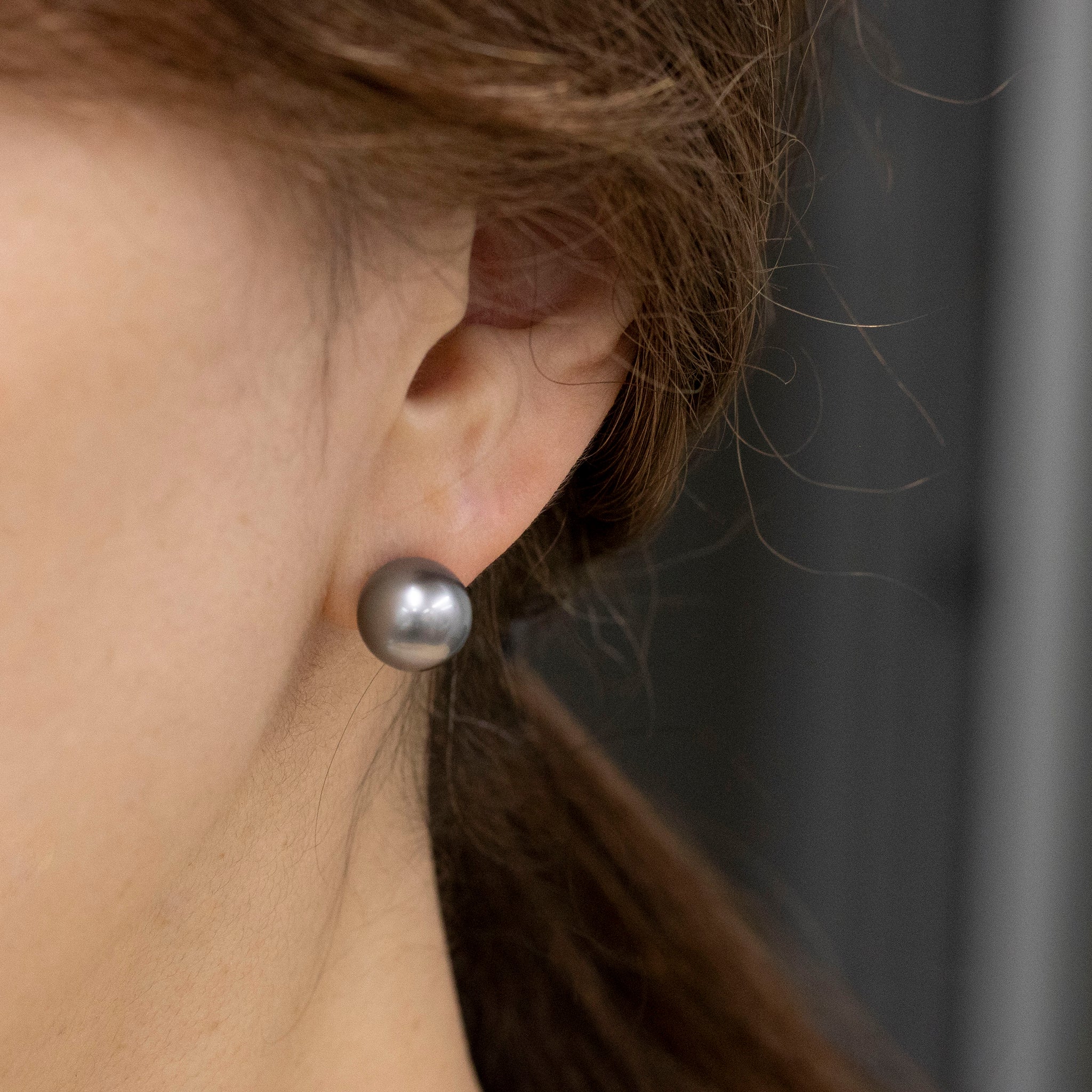 パール プラチナピアス(黒蝶真珠/10mm/6月誕生石)《25V00303》