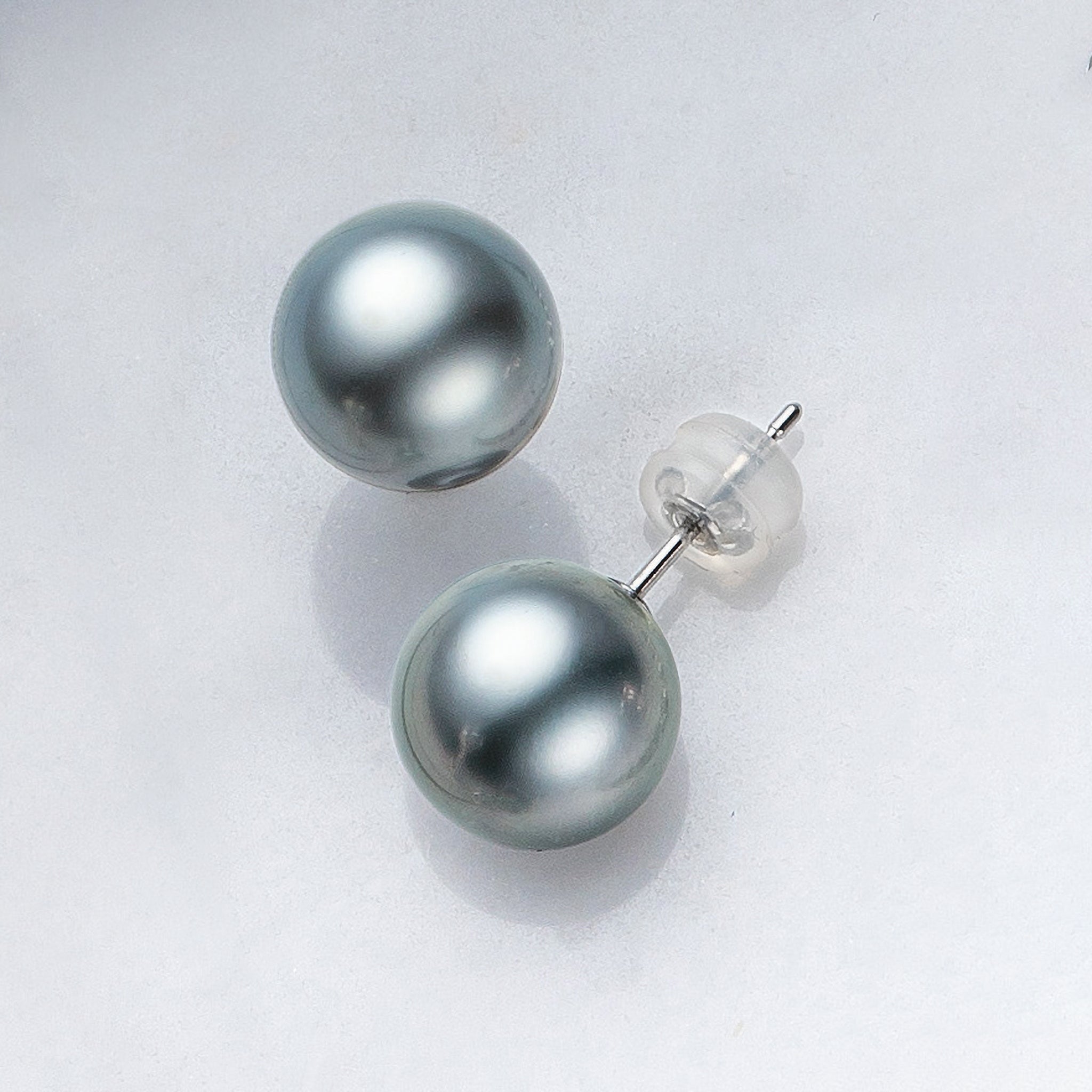 パール プラチナピアス(黒蝶真珠/10mm/6月誕生石)《25V00303》