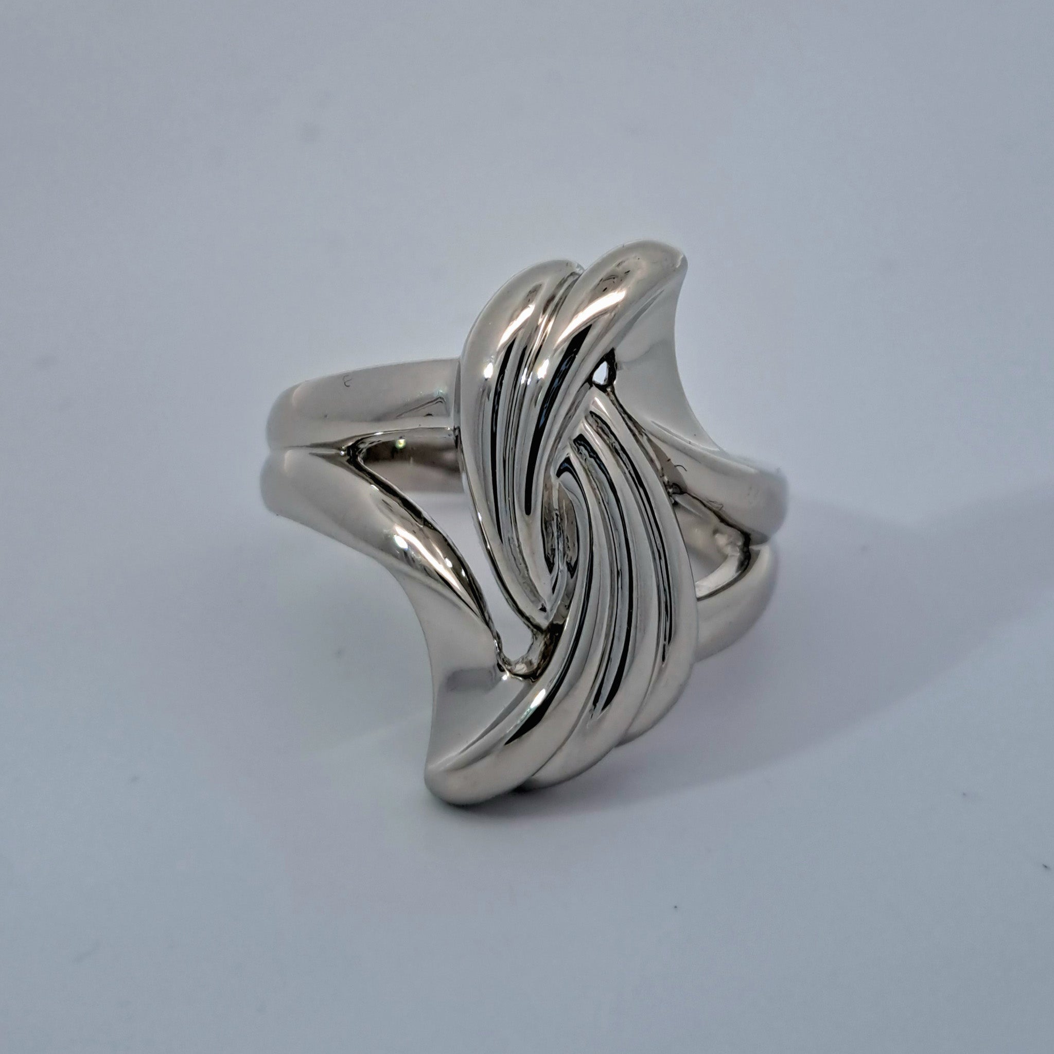 プラチナリング《25V00304》