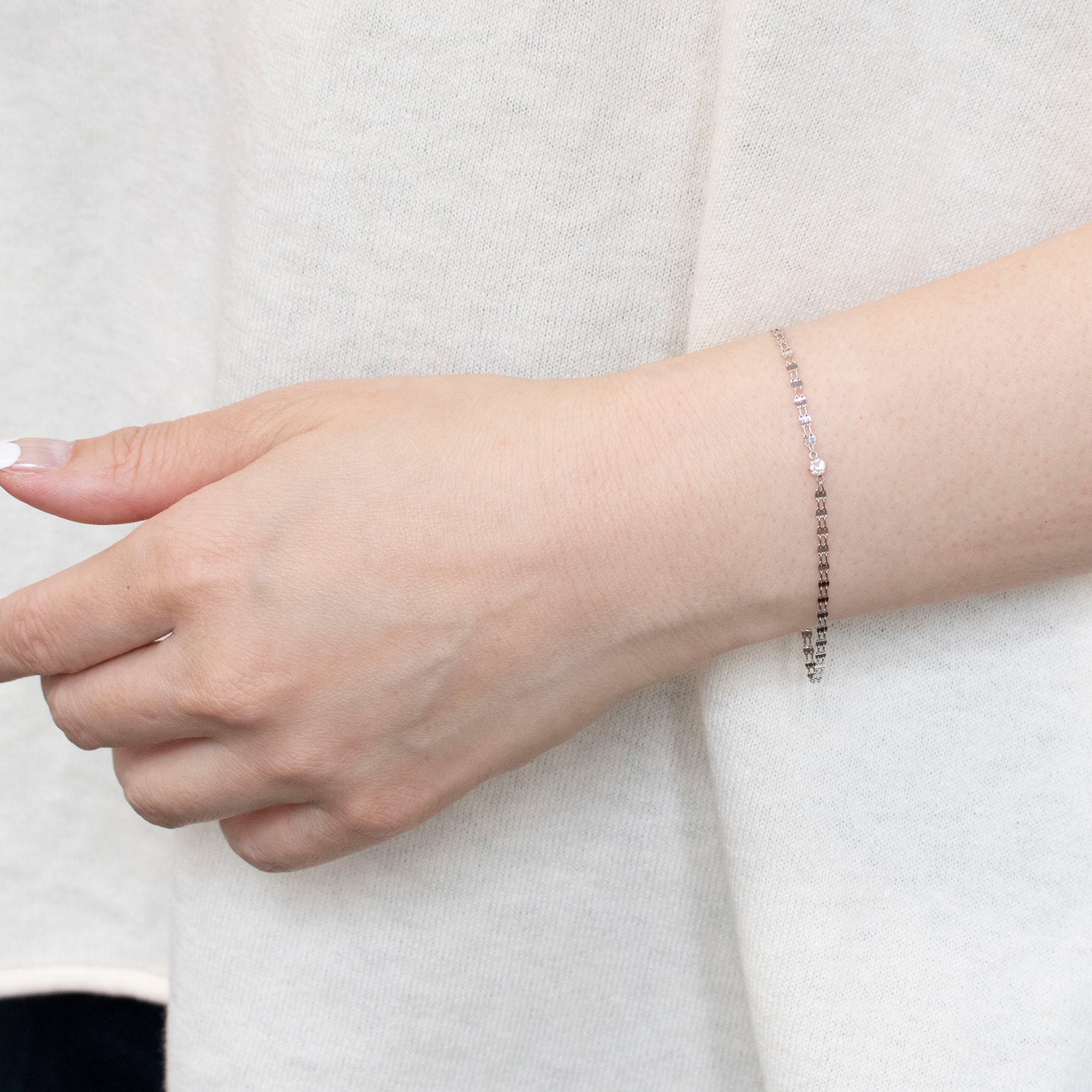 ダイヤモンド プラチナブレスレット(4月誕生石)《25V00305》