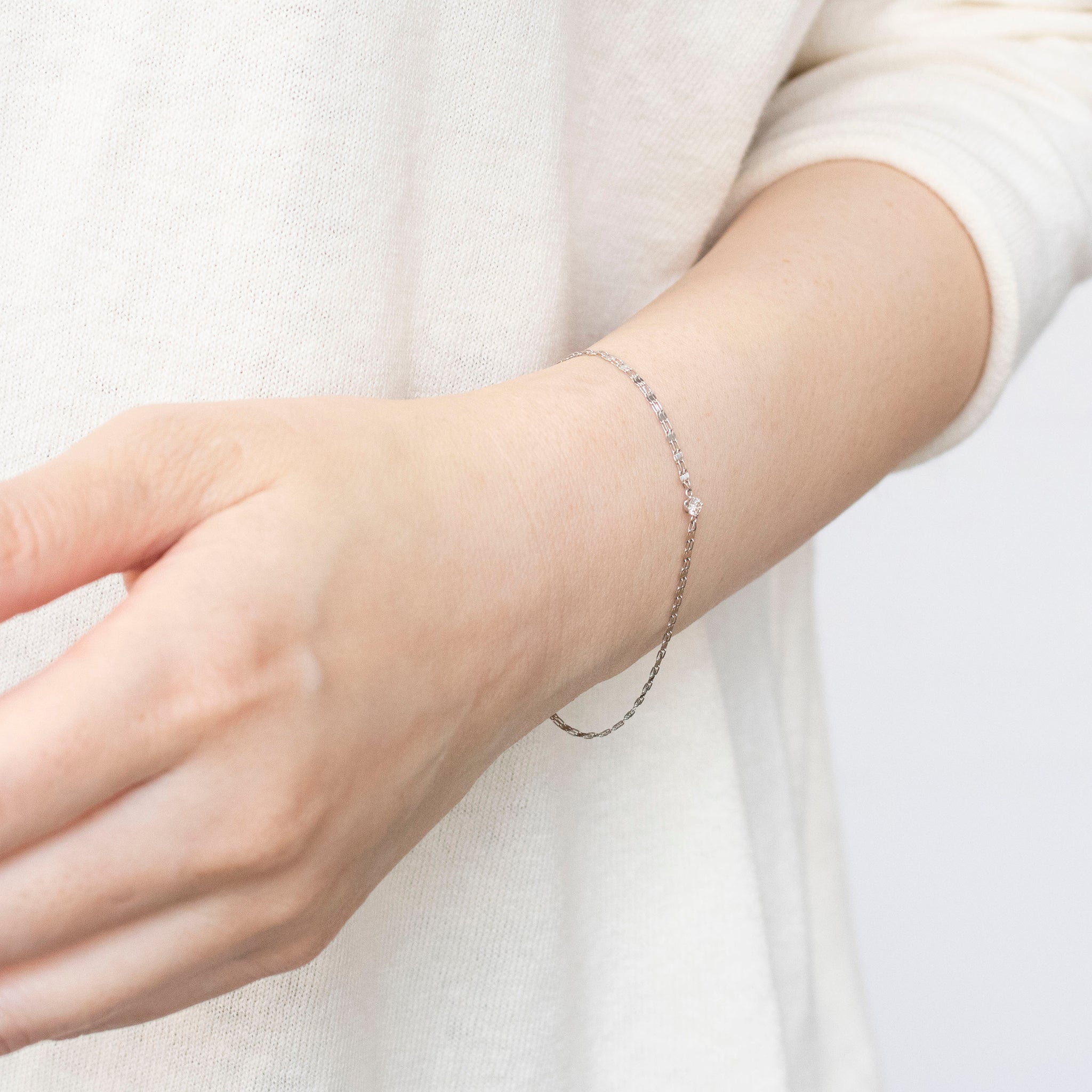 ブレスレット 4月 誕生石 ブレスレット ダイヤモンド 10金 インディアンジュエリー 羽根 カラーストーン ホワイトデー ダイヤモンド プラチナブレスレット(4月誕生石)《25V00305》 | 京セラ