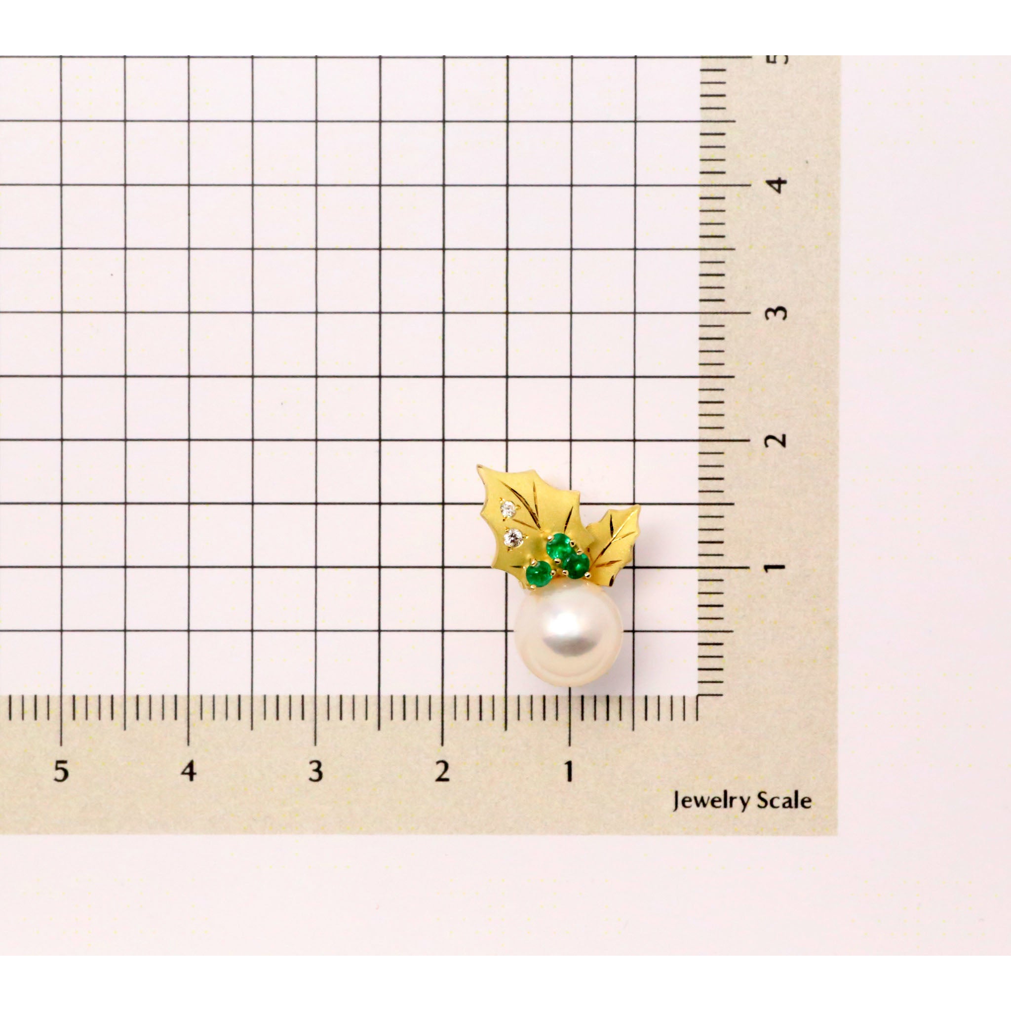 パール/エメラルド K18ブローチ(アコヤ真珠/8mm/ヒイラギモチーフ/6月誕生石/鑑別書付)《25V00402》