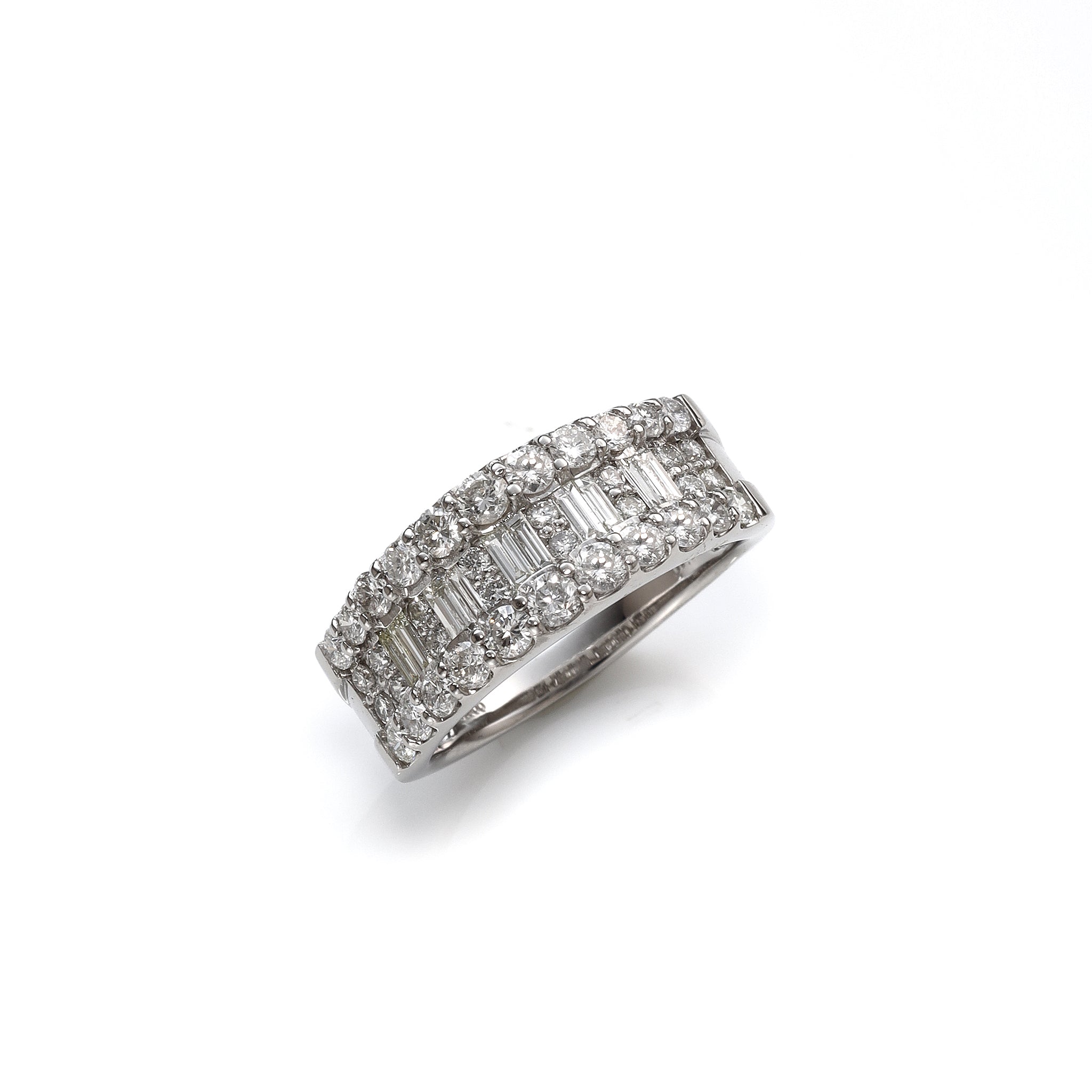 ダイヤモンド プラチナリング(計1.5カラット/4月誕生石/鑑別書付)《25V00603》