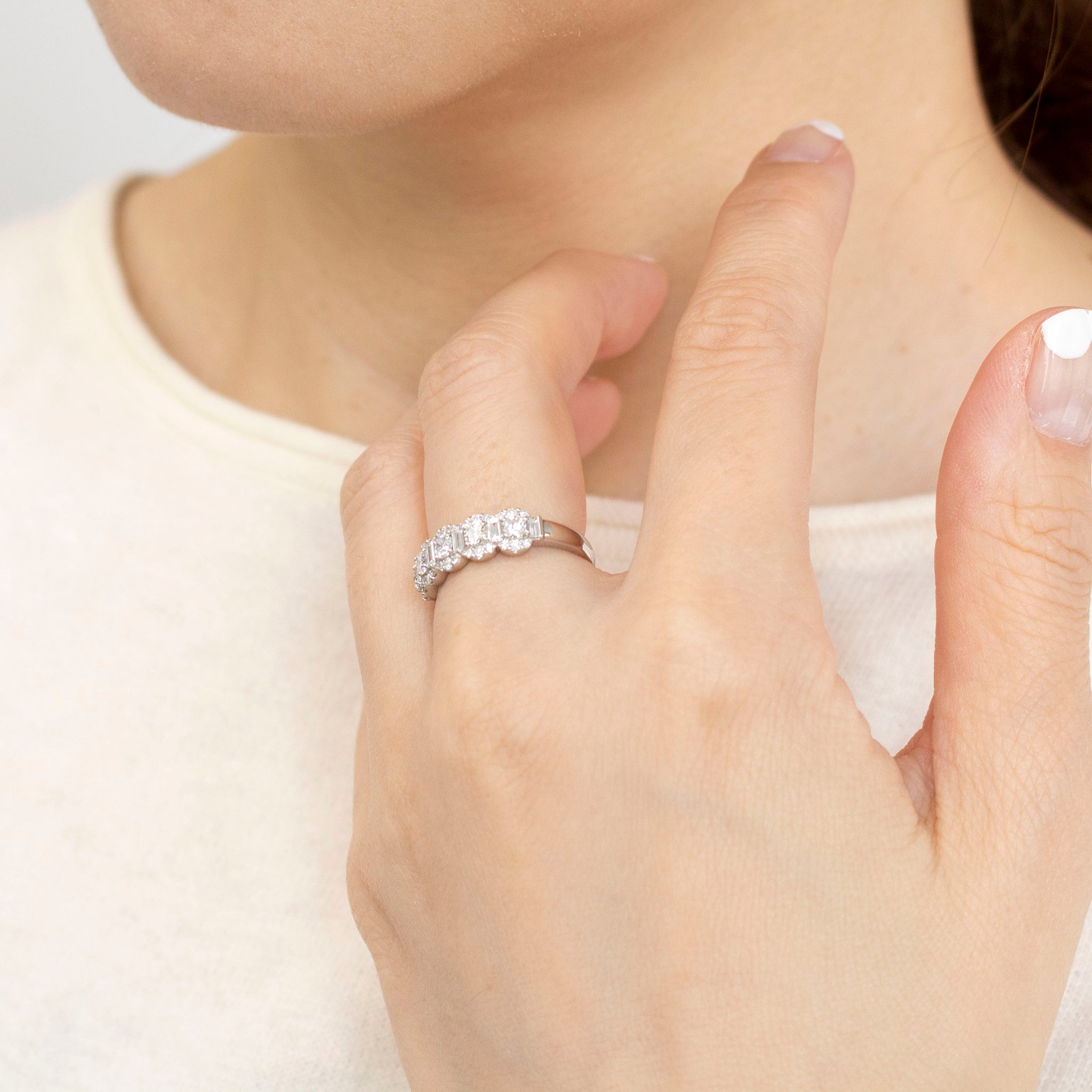 ダイヤモンド プラチナリング(4月誕生石/鑑別書付)《25V00605》