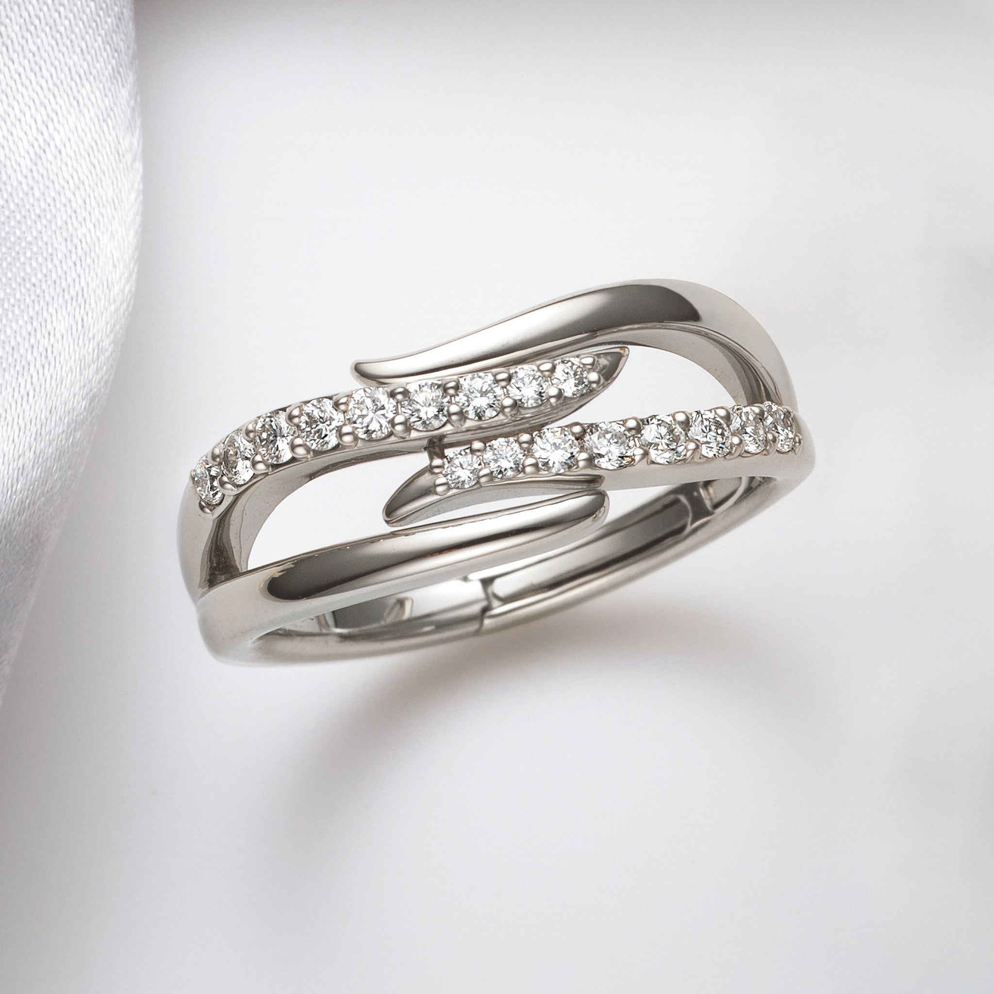 ダイヤモンド プラチナリング(Sサイズ/フリーサイズ/4月誕生石)《25V00805-S》