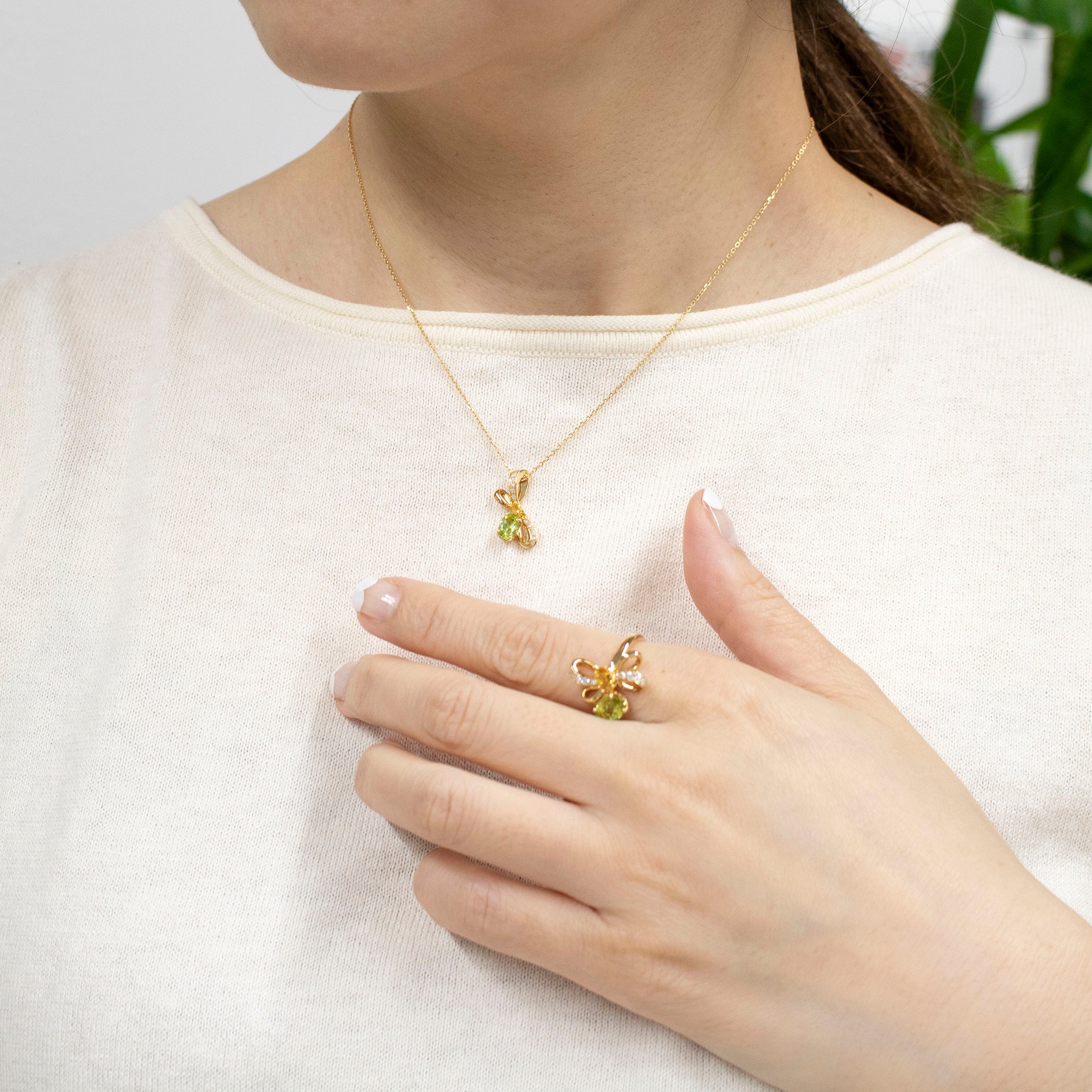 サファイア/ペリドット K18ネックレス(NINA RICCI)《25V01003》