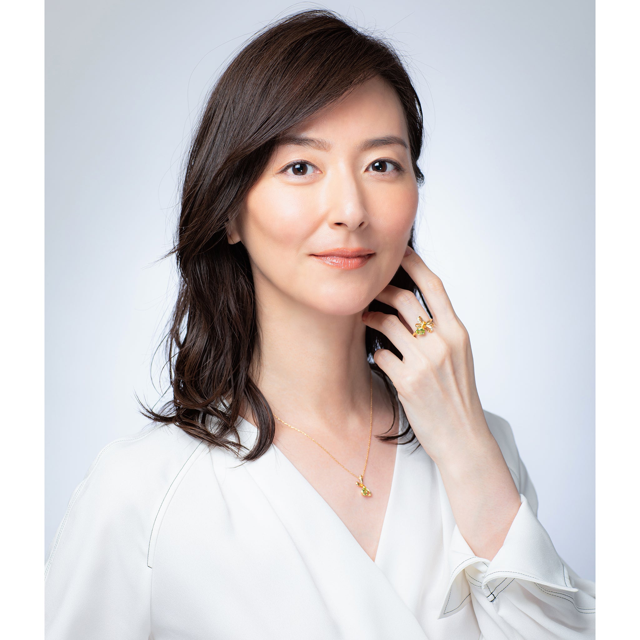 サファイア/ペリドット K18ネックレス(NINA RICCI)《25V01003》