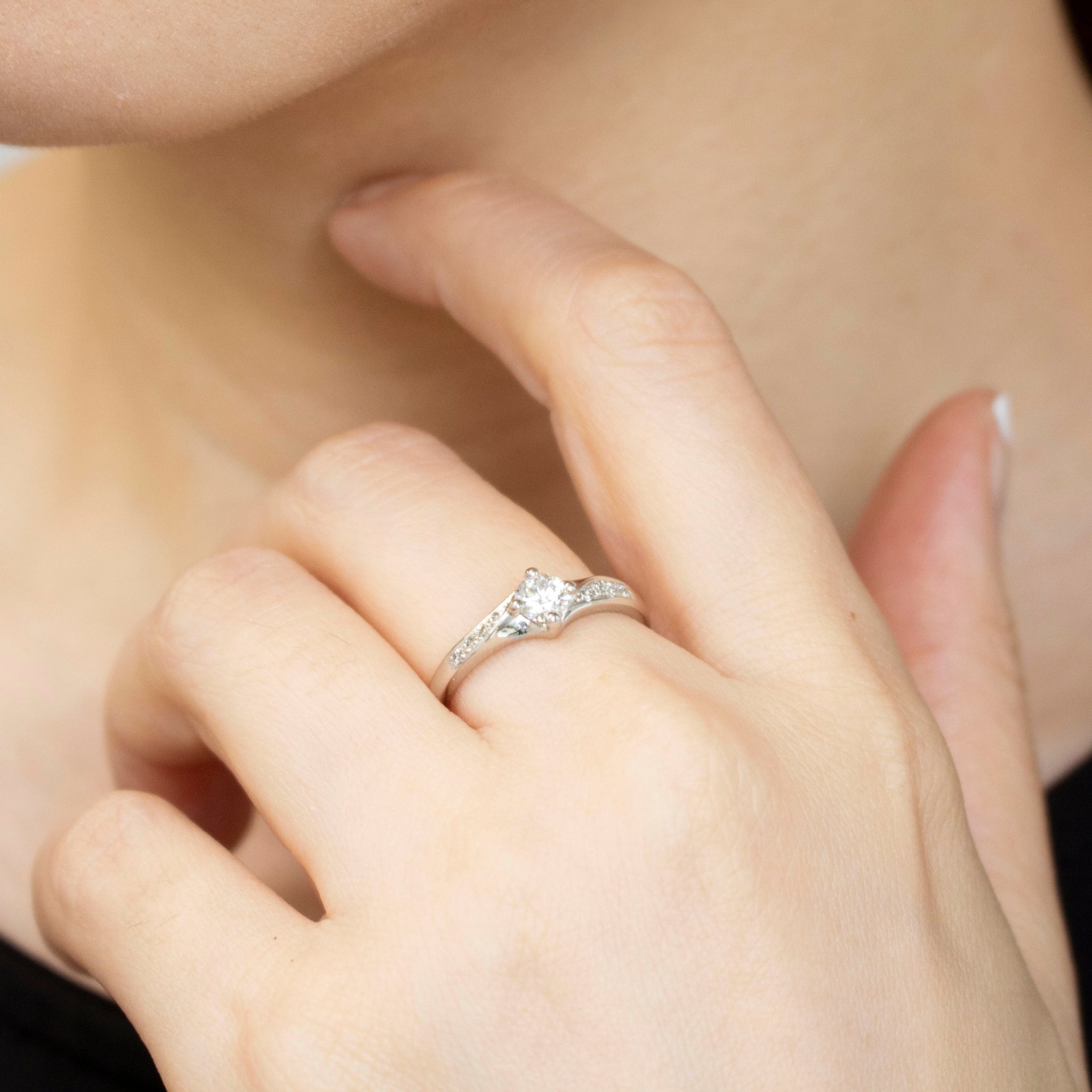 ダイヤモンド プラチナリング(0.3カラット/Dカラー/SIクラス/EXCELLENT/4月誕生石/グレーディングレポート付)《25V01104》