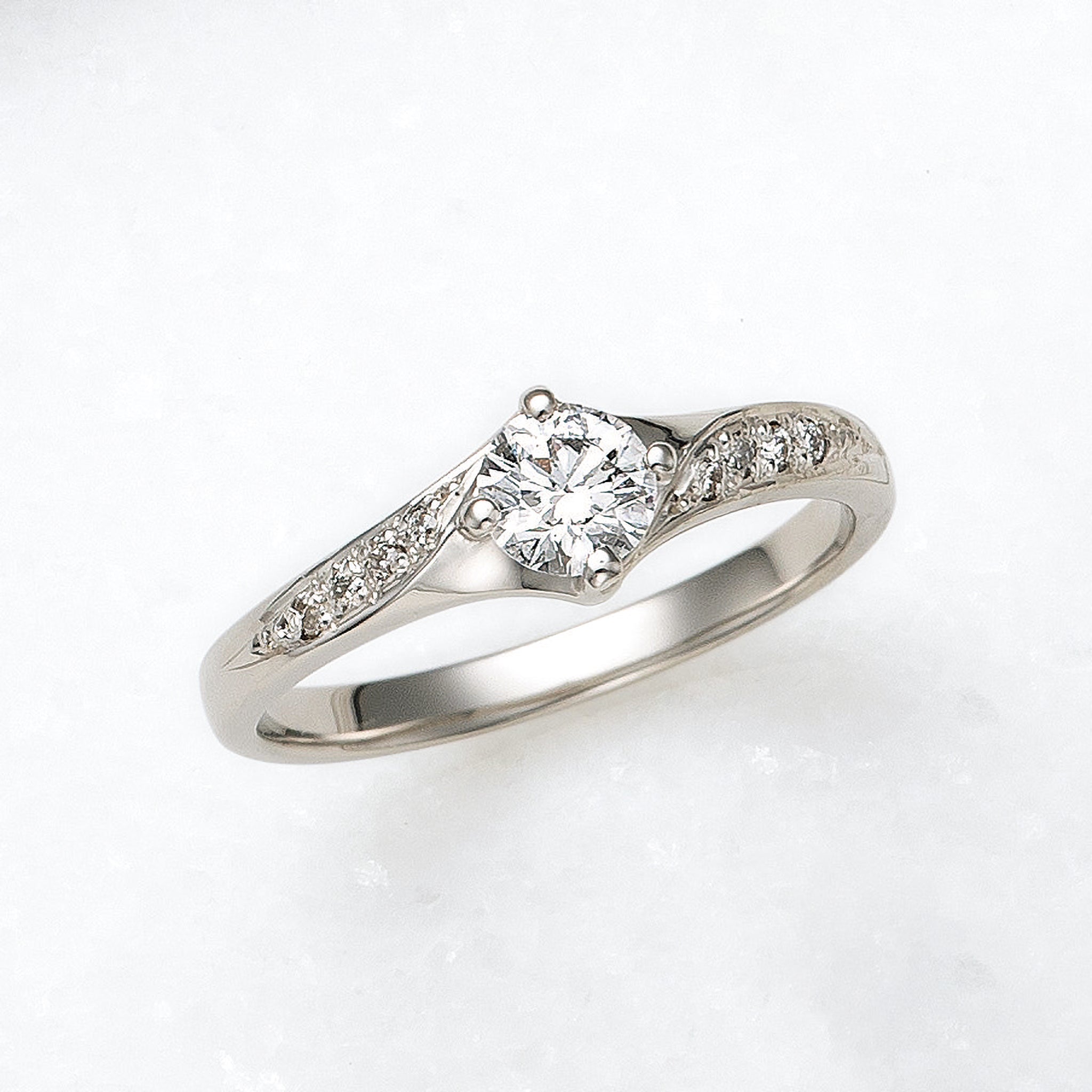 ダイヤモンド プラチナリング(0.3カラット/Dカラー/SIクラス/EXCELLENT/4月誕生石/グレーディングレポート付)《25V01104》