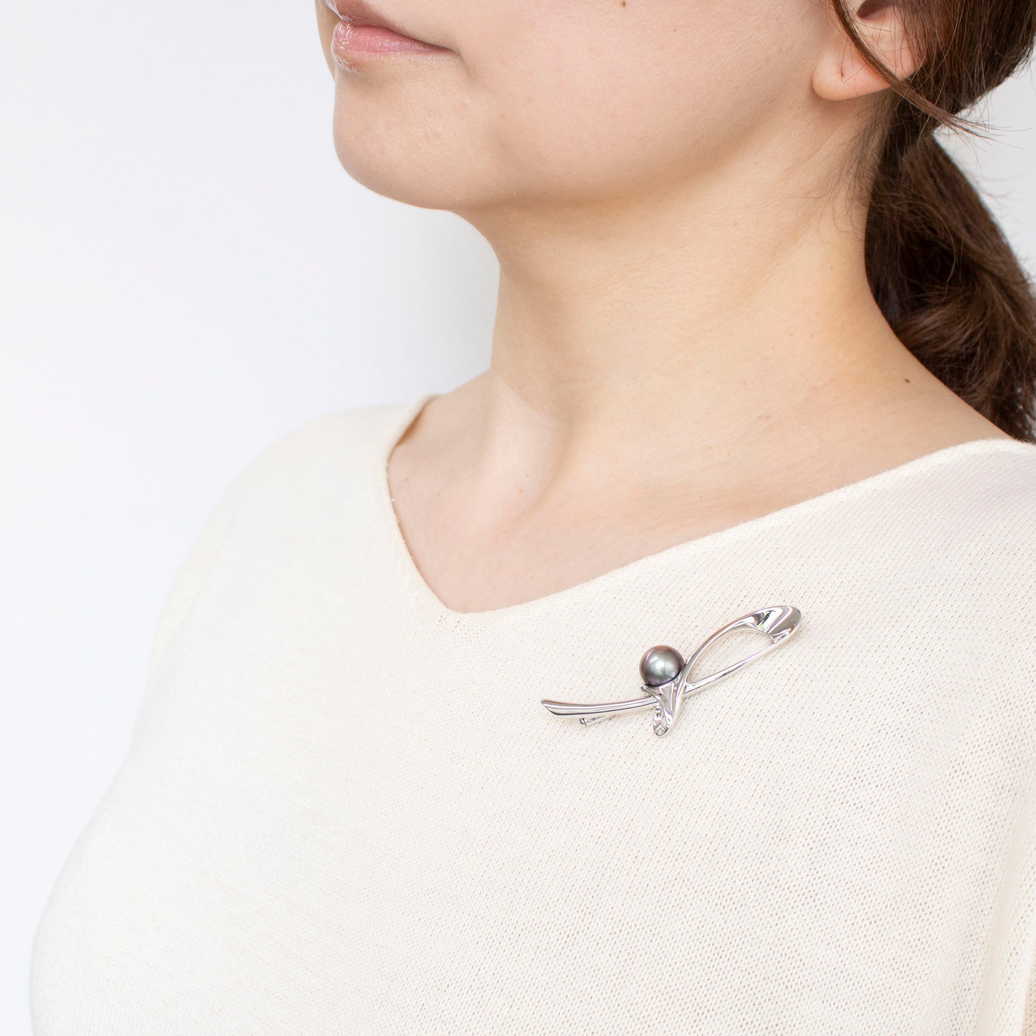 パール シルバーブローチ(黒蝶真珠/10mm/6月誕生石)《25V01204》