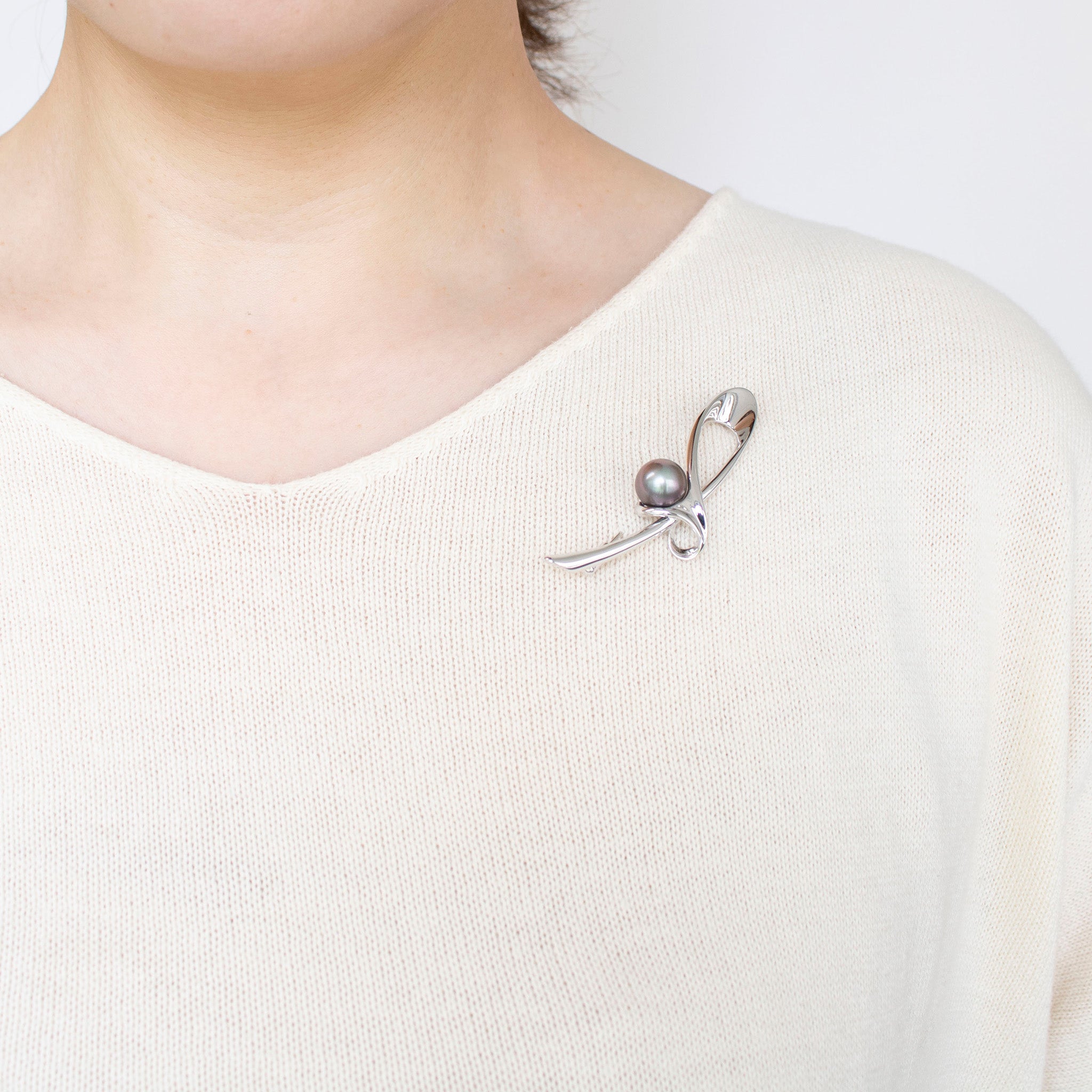 パール シルバーブローチ(黒蝶真珠/10mm/6月誕生石)《25V01204》