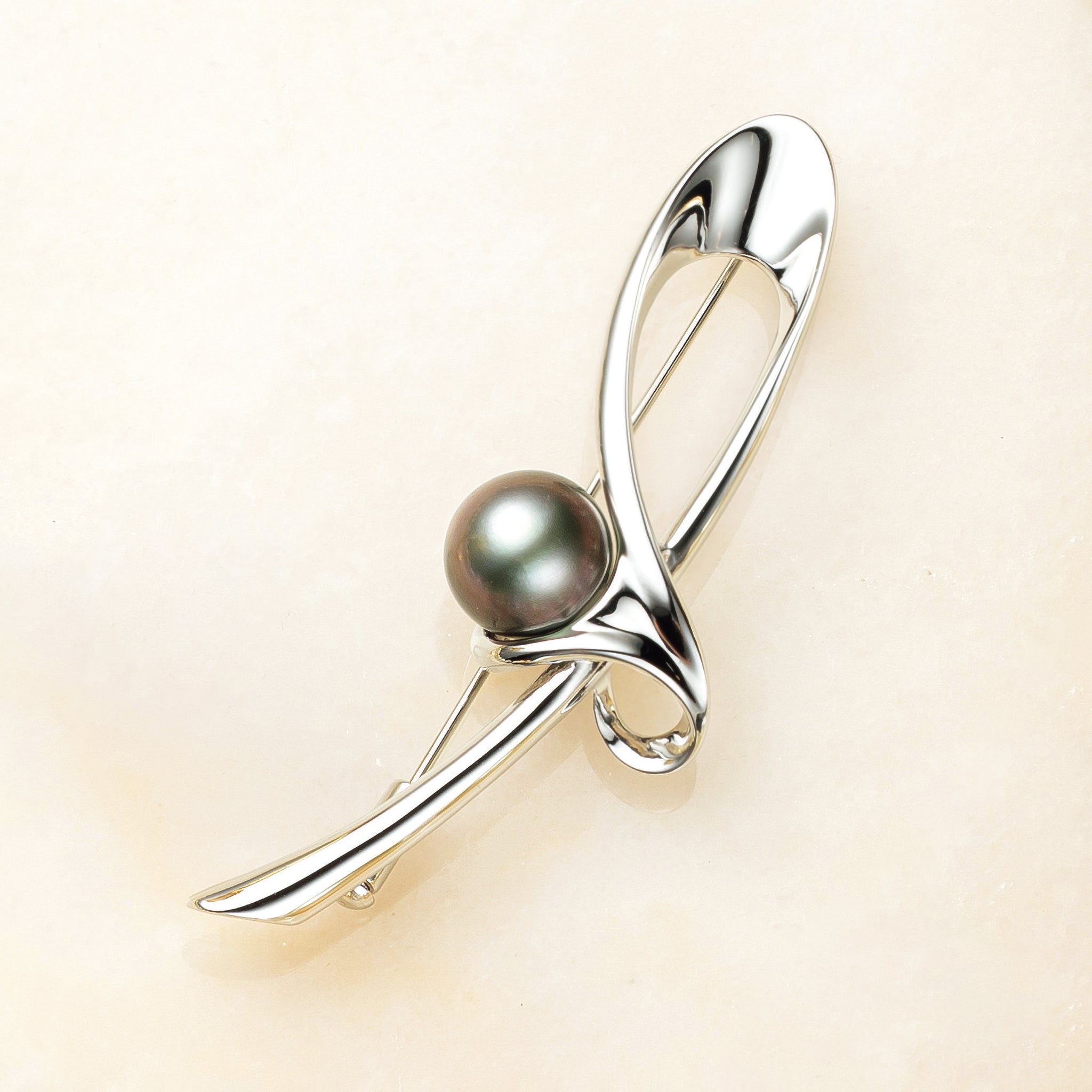 パール シルバーブローチ(黒蝶真珠/10mm/6月誕生石)《25V01204》