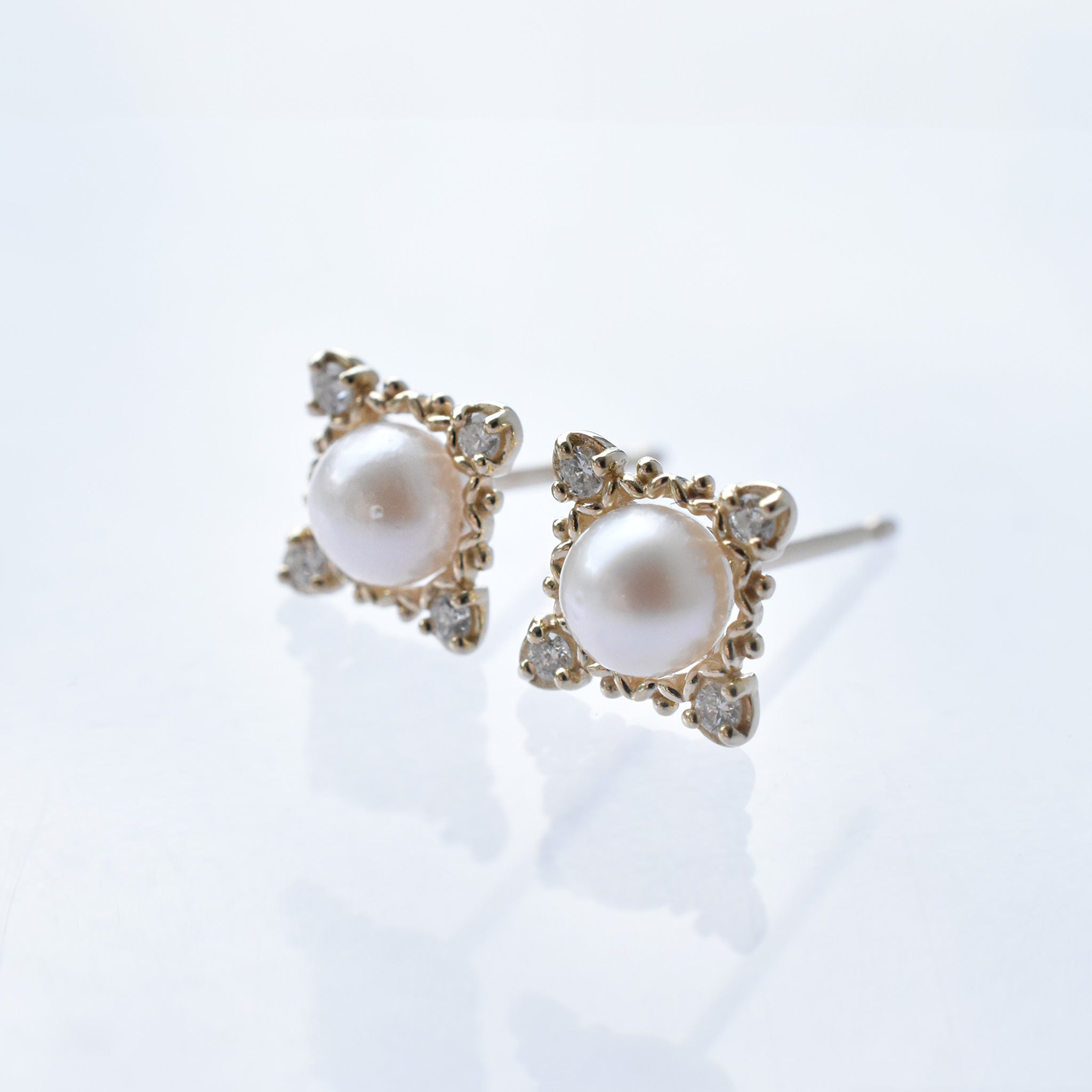 パール/ダイヤモンド K10ピアス(アコヤ真珠/3.5mm/6月誕生石)《25V01205》