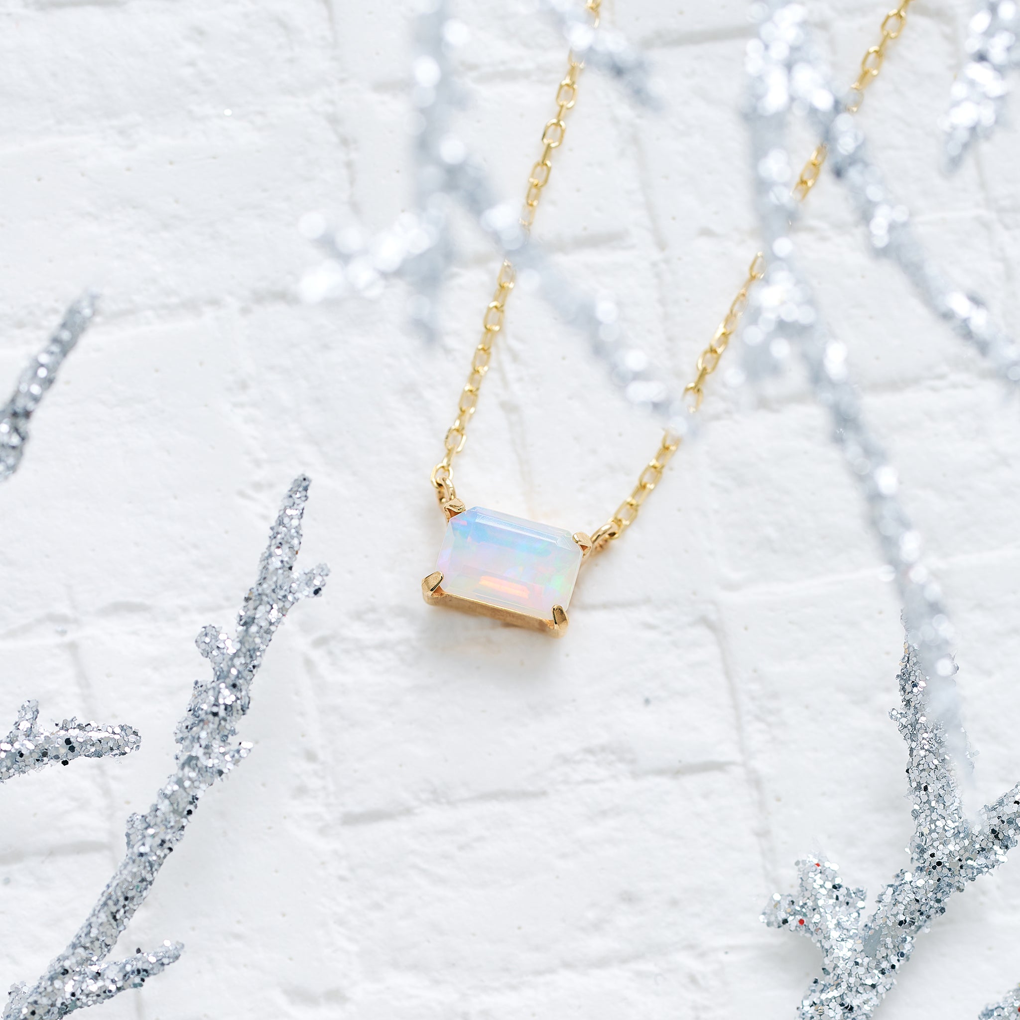 オパール K10ネックレス(エメラルドカット/10月誕生石)《25V01303》