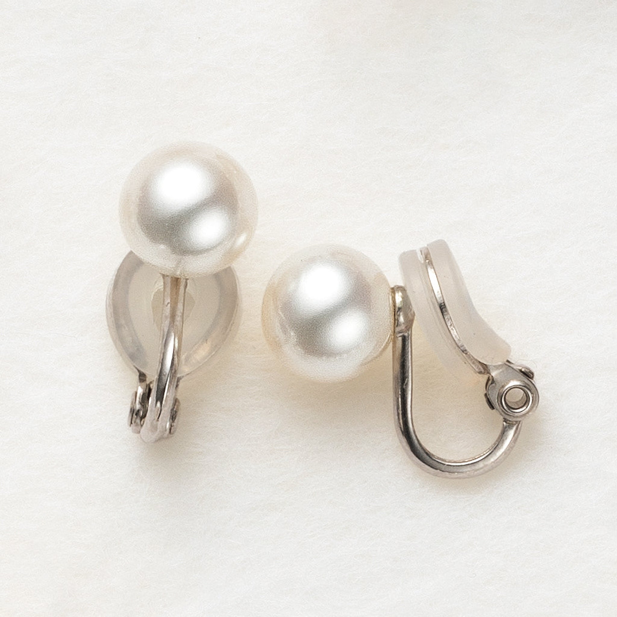 パール シルバーイヤリング(淡水真珠/8mm/6月誕生石)《25V01504》