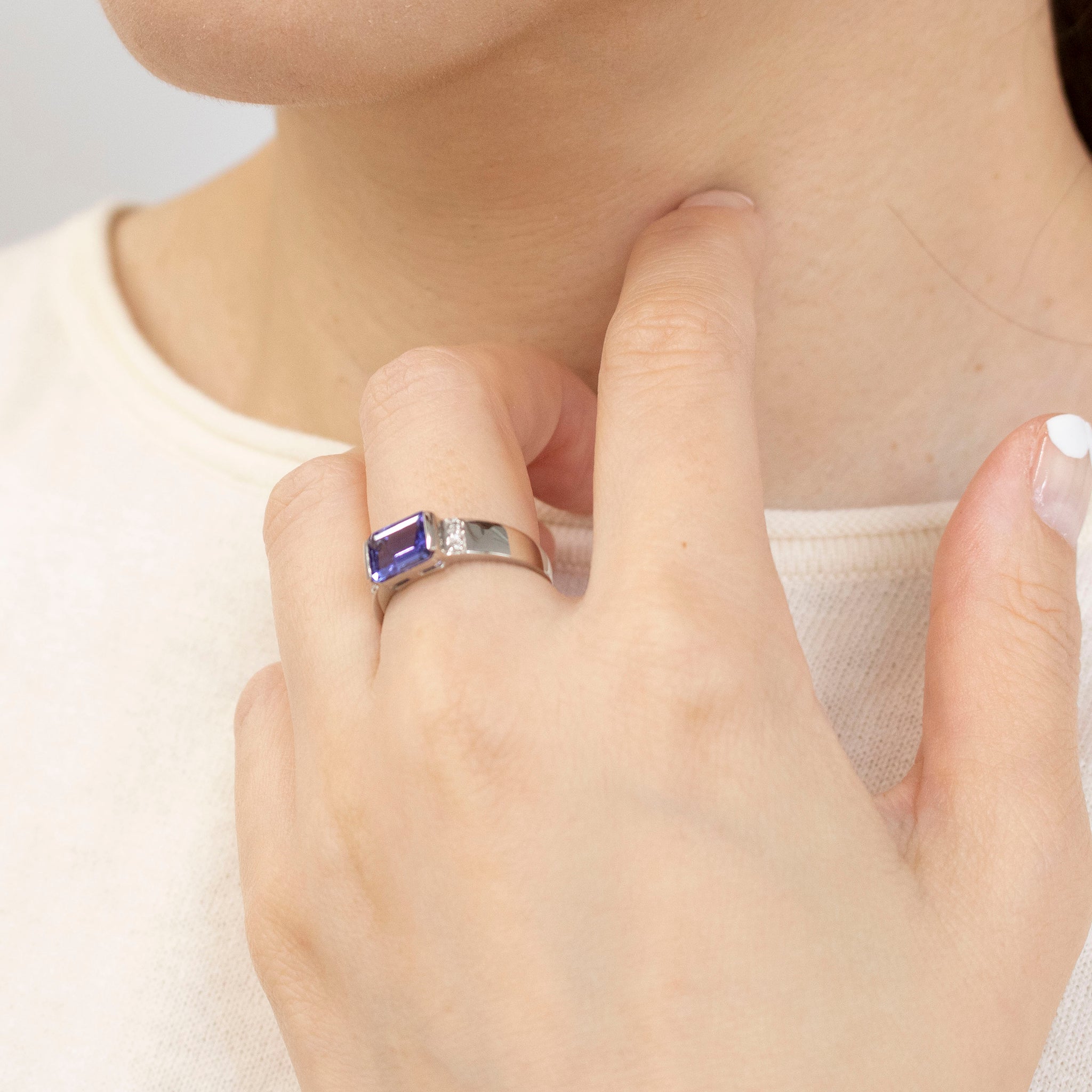 タンザナイト/ダイヤモンド プラチナリング(1.2カラット/エメラルドカット/12月誕生石/鑑別書付)《25V01601》