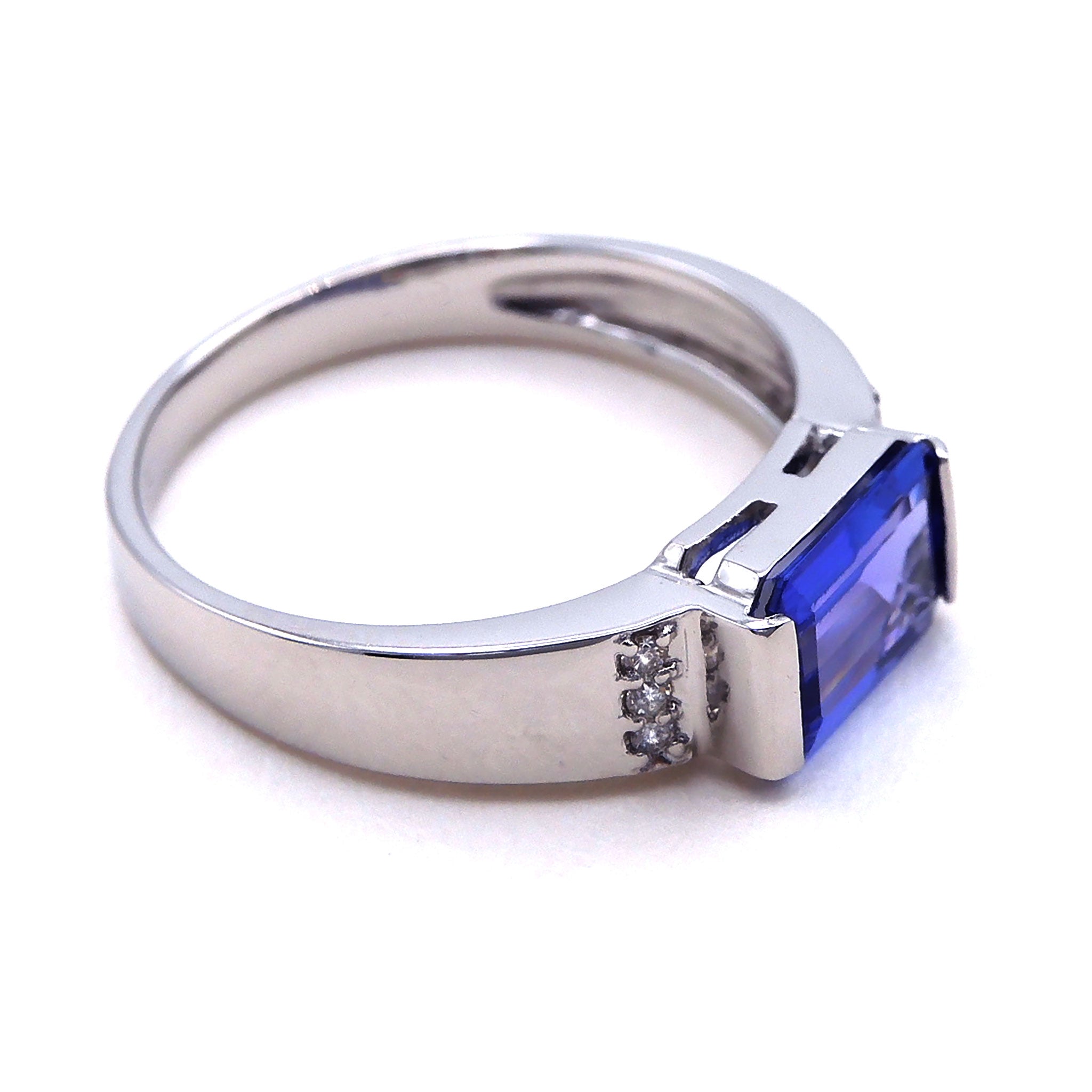 タンザナイト/ダイヤモンド プラチナリング(1.2カラット/エメラルドカット/12月誕生石/鑑別書付)《25V01601》