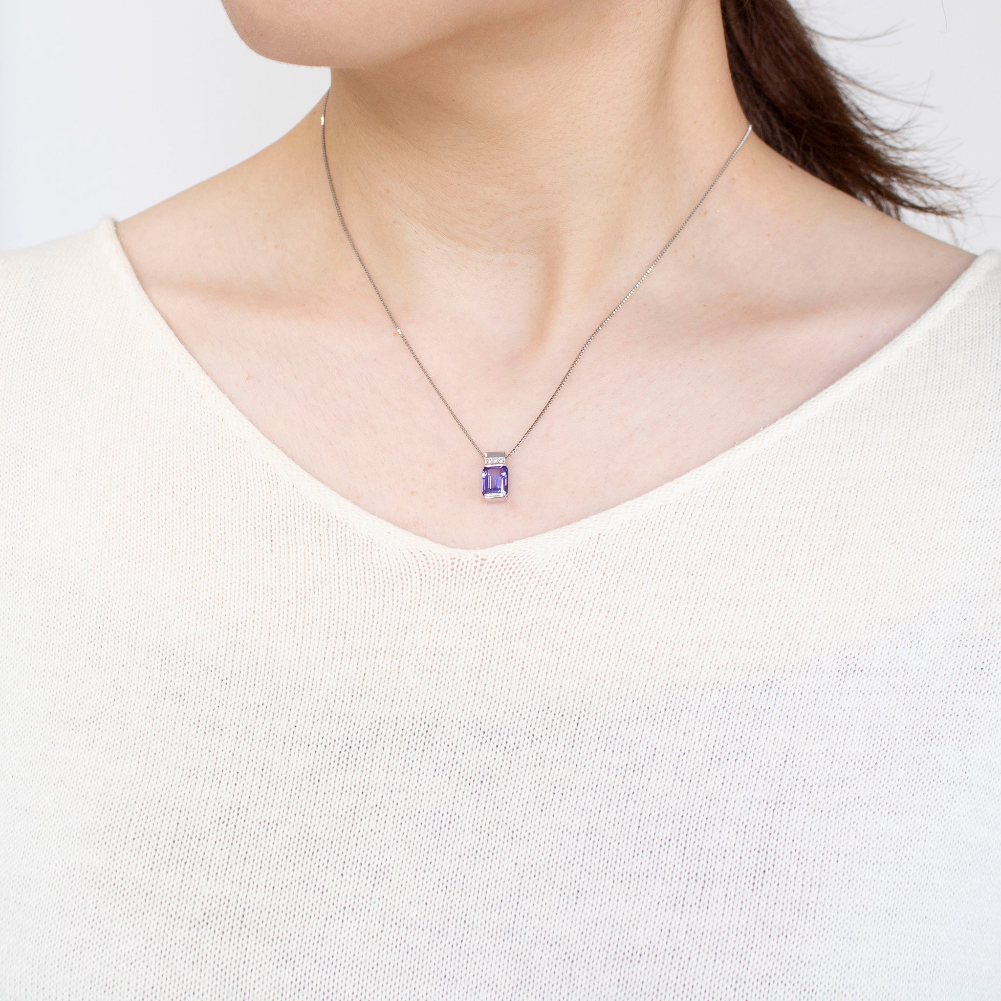 タンザナイト/ダイヤモンド プラチナネックレス(1.4カラット/エメラルドカット/12月誕生石/鑑別書付)《25V01602》