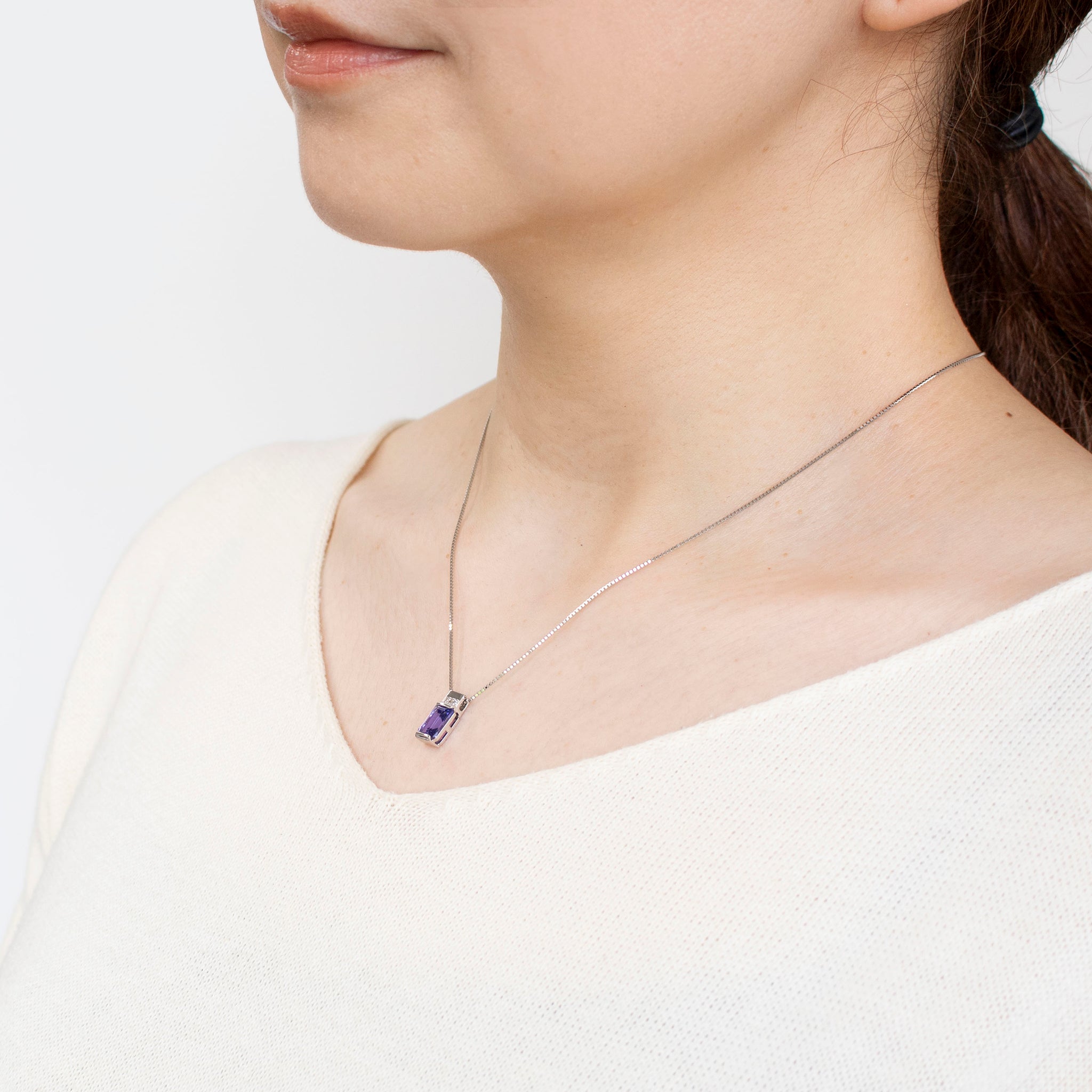 タンザナイト/ダイヤモンド プラチナネックレス(1.4カラット/エメラルドカット/12月誕生石/鑑別書付)《25V01602》