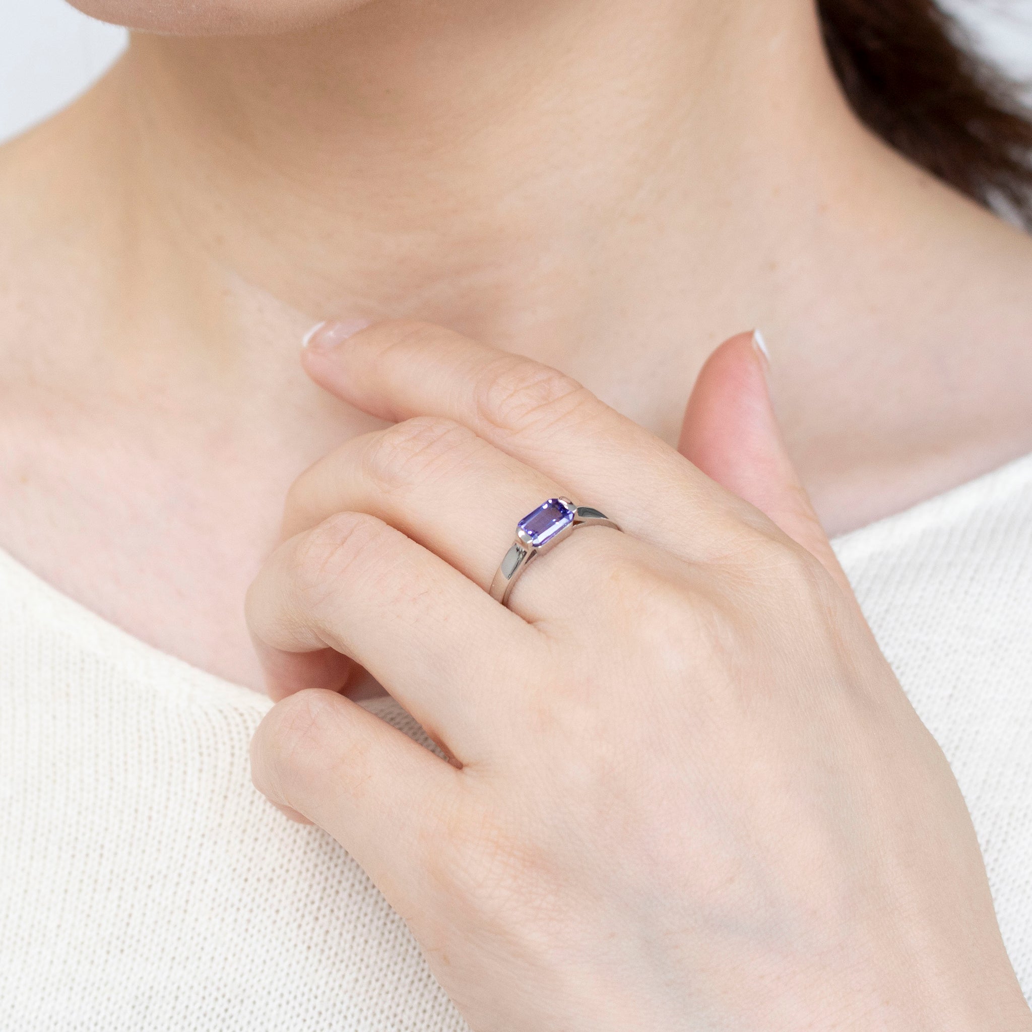 タンザナイト プラチナリング(エメラルドカット/12月誕生石)《25V01603》