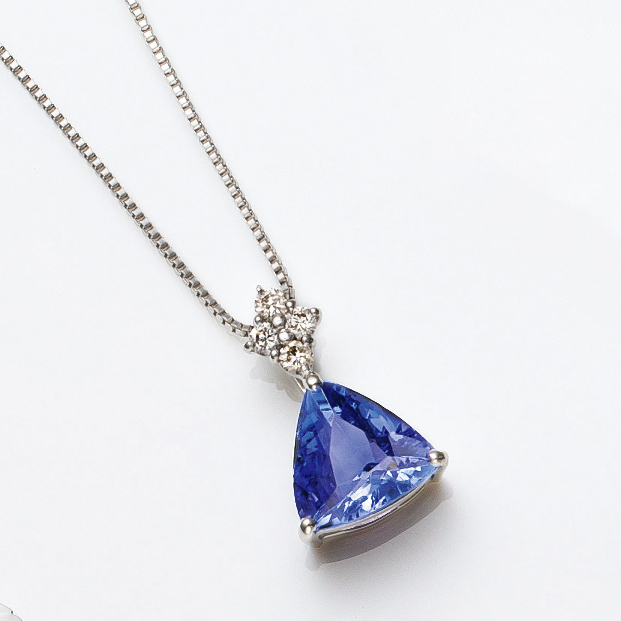 タンザナイト/ダイヤモンド プラチナネックレス(0.9カラット/トリリアントカット/12月誕生石)《25V01605》