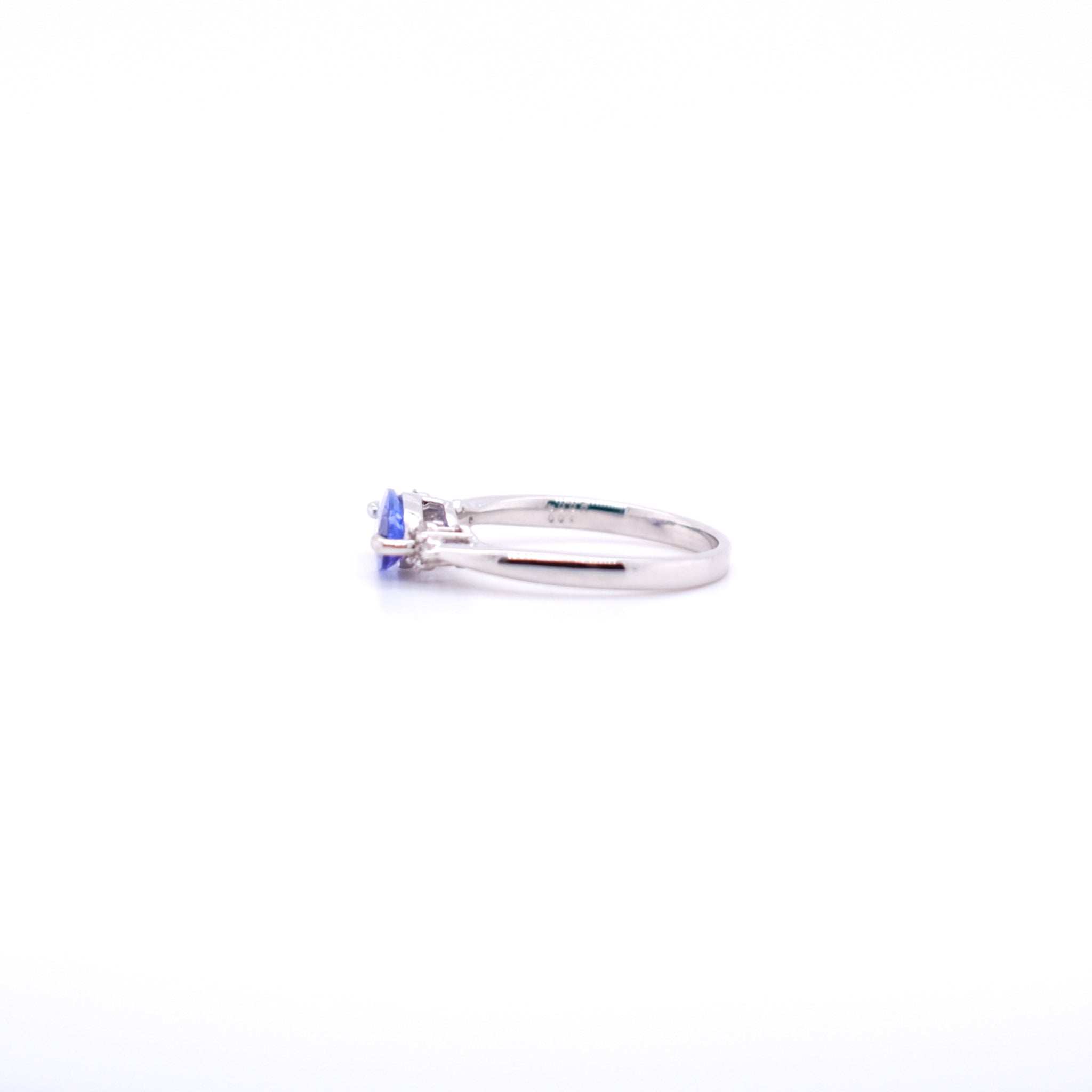 タンザナイト/ダイヤモンド プラチナリング(1.0カラット/マーキス/12月誕生石)《25V01608》