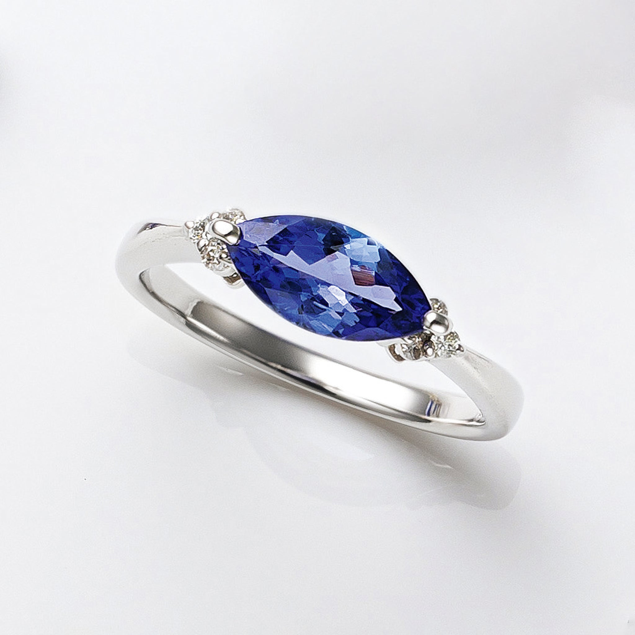 タンザナイト/ダイヤモンド プラチナリング(1.0カラット/マーキス/12月誕生石)《25V01608》